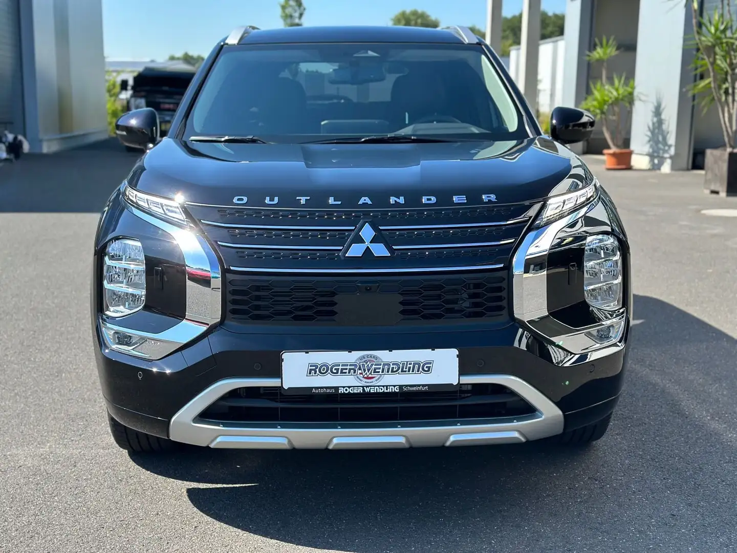 Mitsubishi Outlander OUTLANDER SEL SPECIAL EDITION 4WD 2,5 7 SITZE Zwart - 2