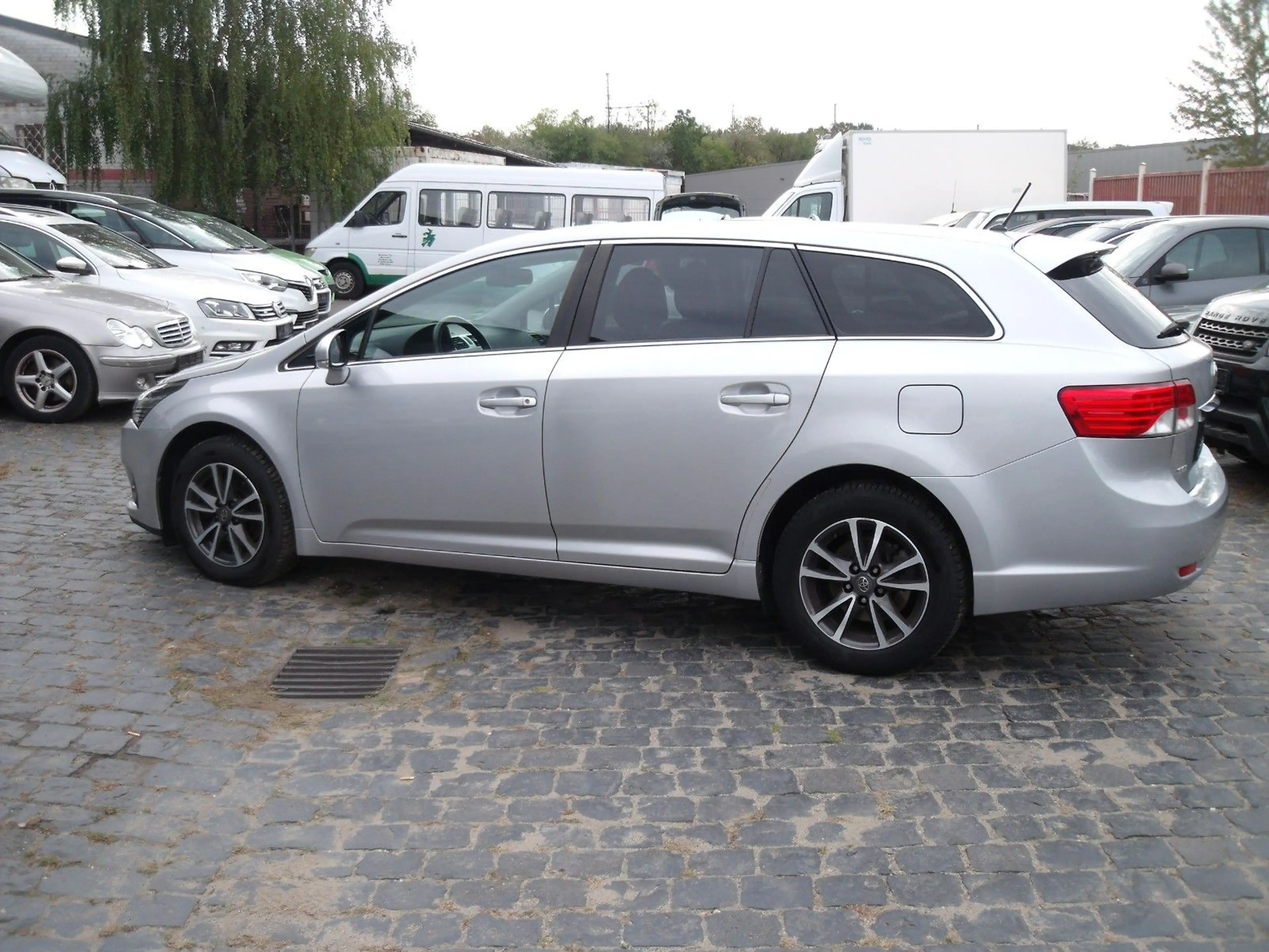 Toyota Avensis Kombi Edition — photo 3