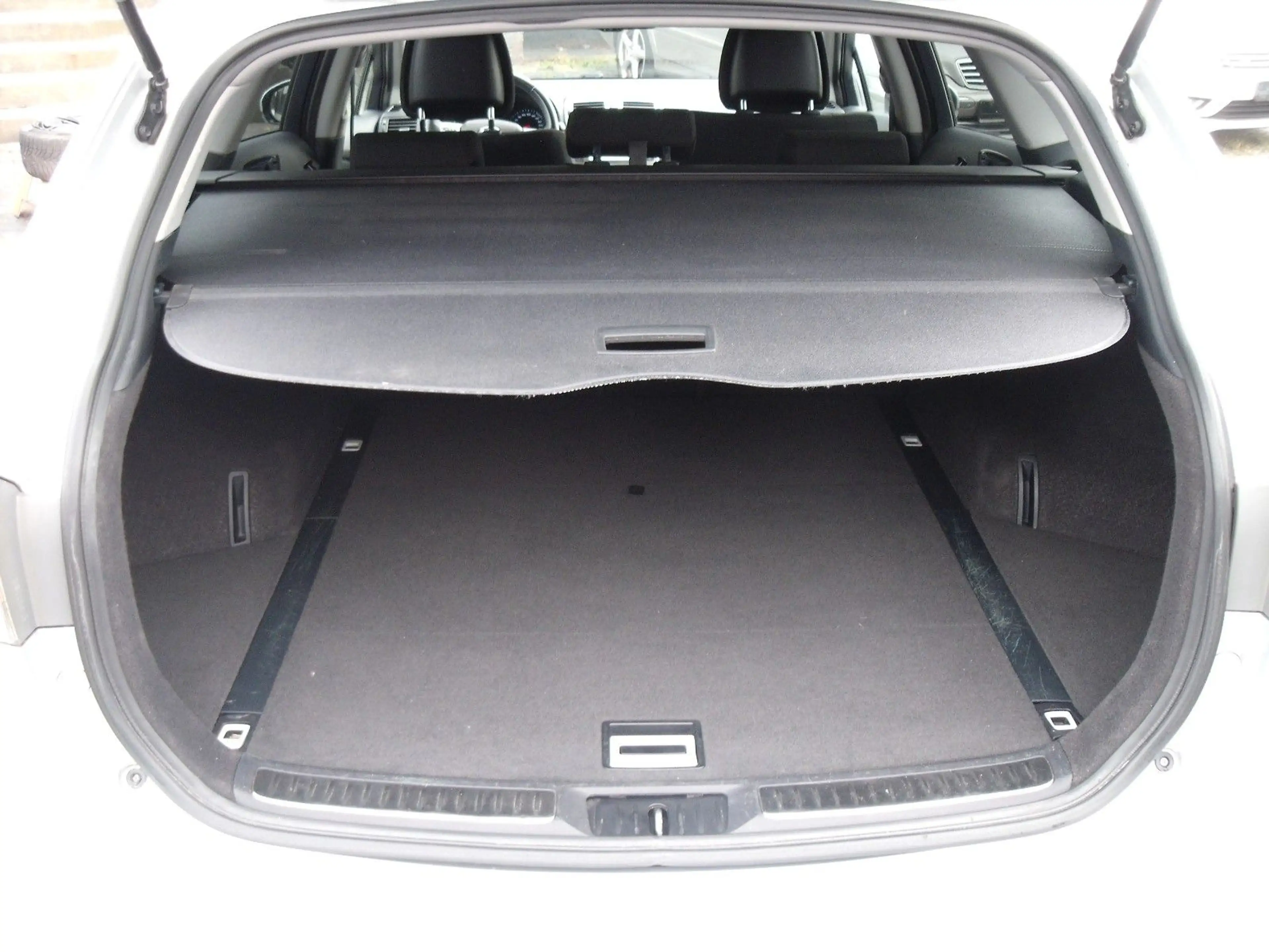 Toyota Avensis Kombi Edition — photo 13