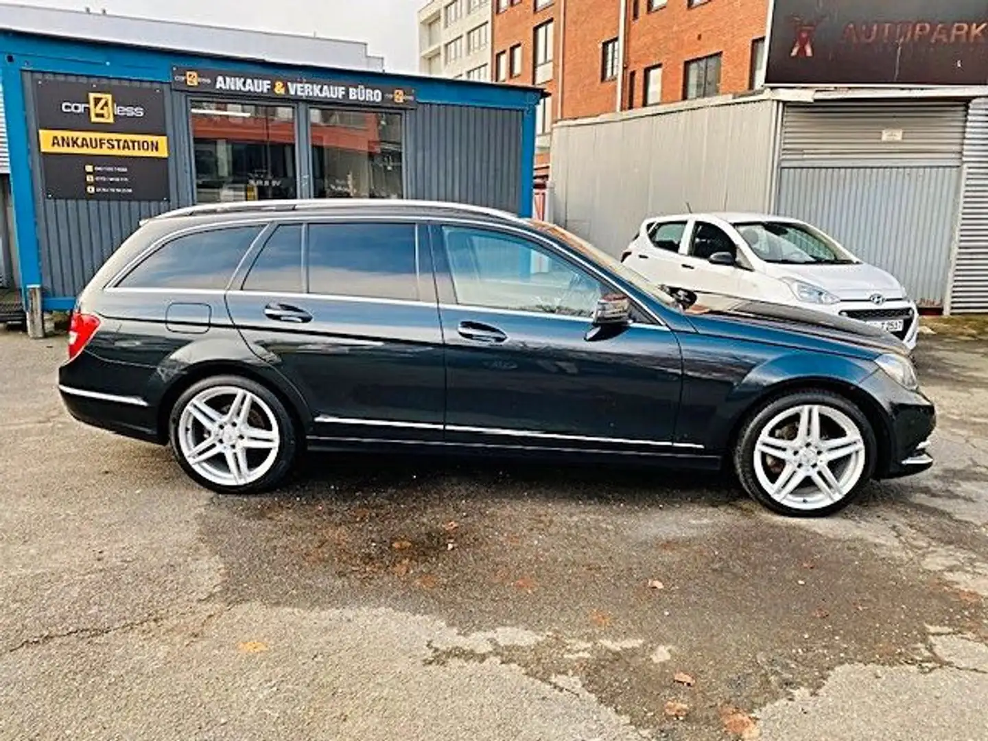 Mercedes-Benz C 200 CDI T AVANTGARDE Schwarz - 2