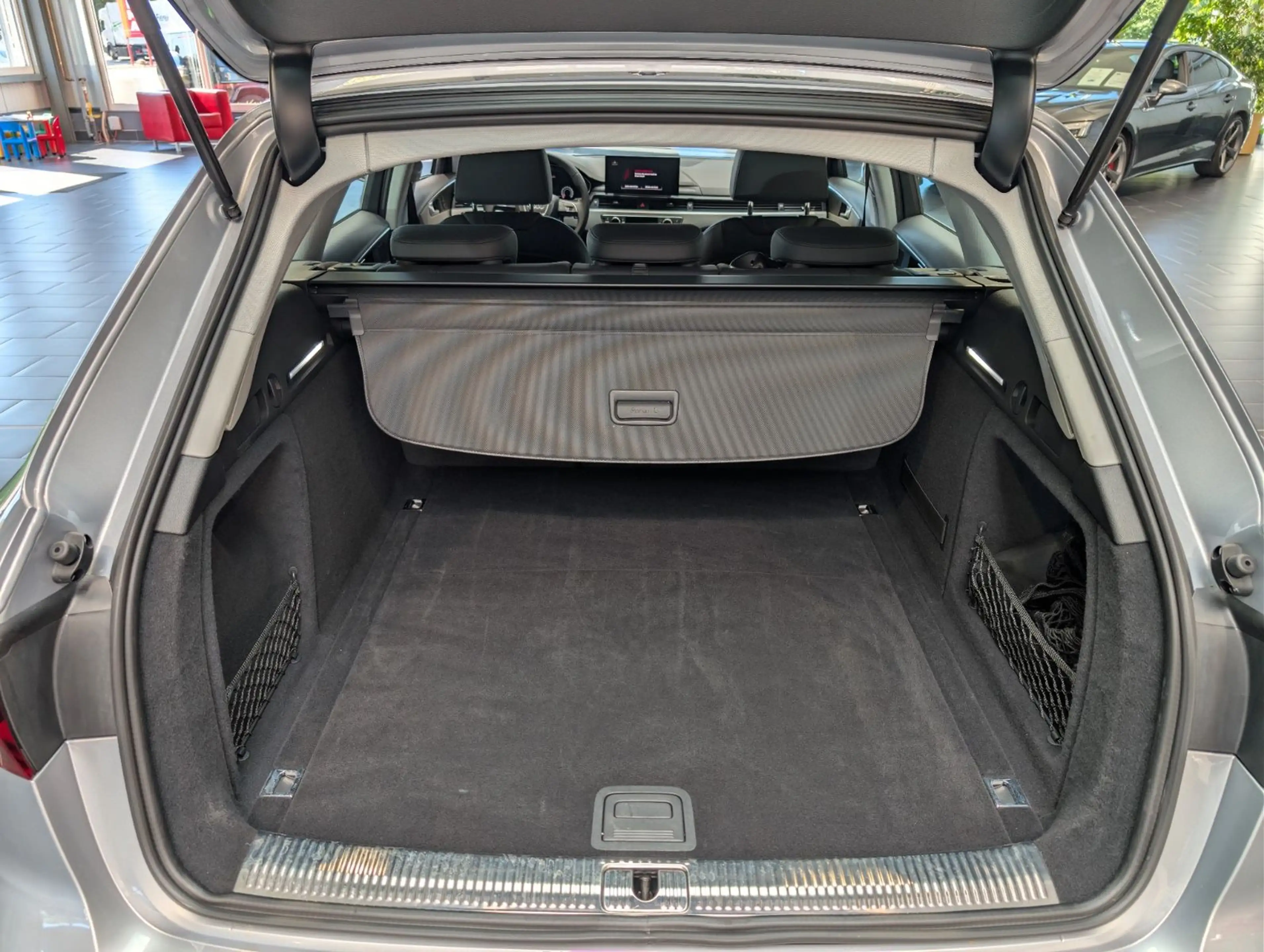 Audi A4 Avant 35 TDI advanced LED Leder Navi — photo 14