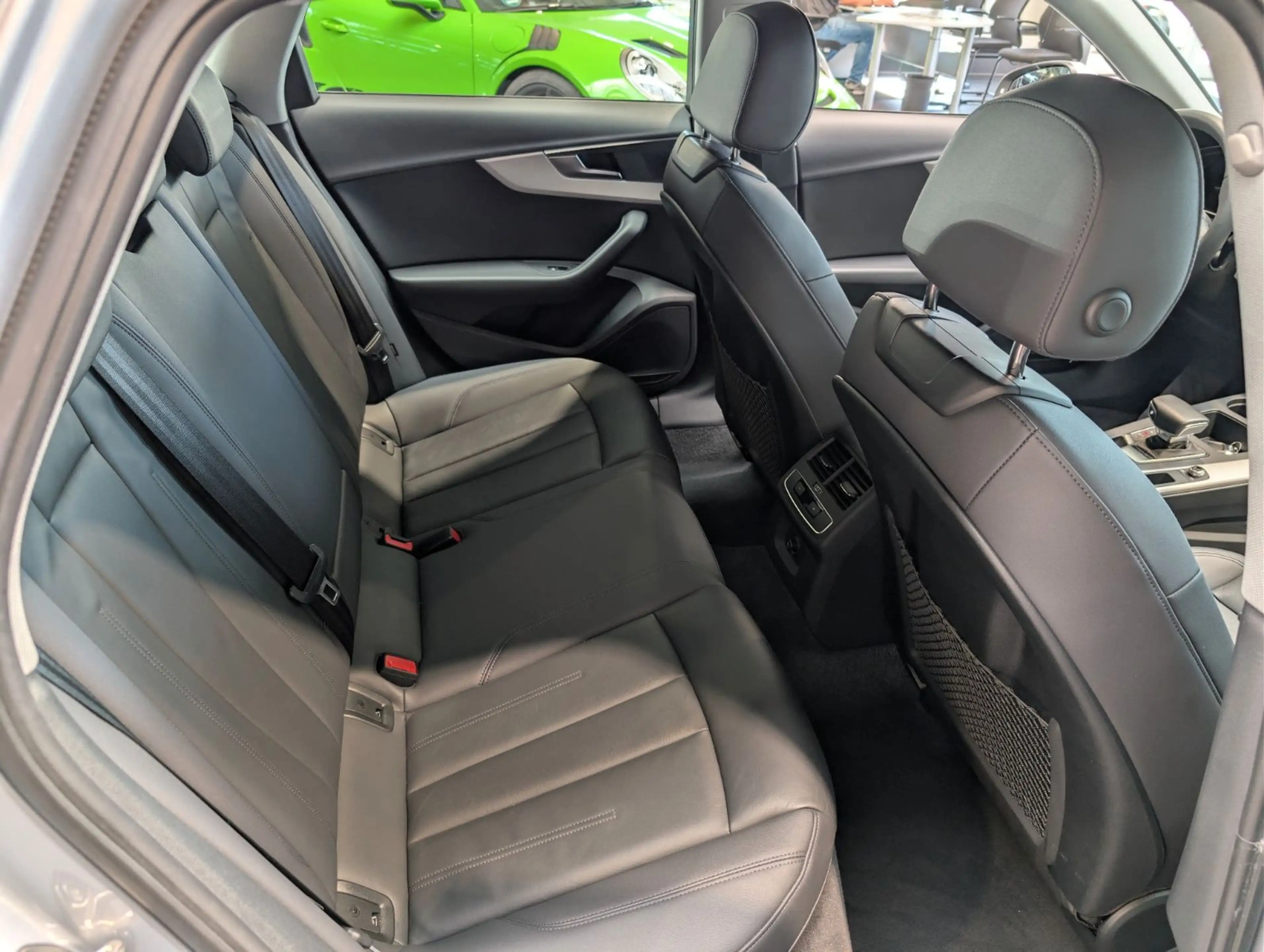 Audi A4 Avant 35 TDI advanced LED Leder Navi — photo 12