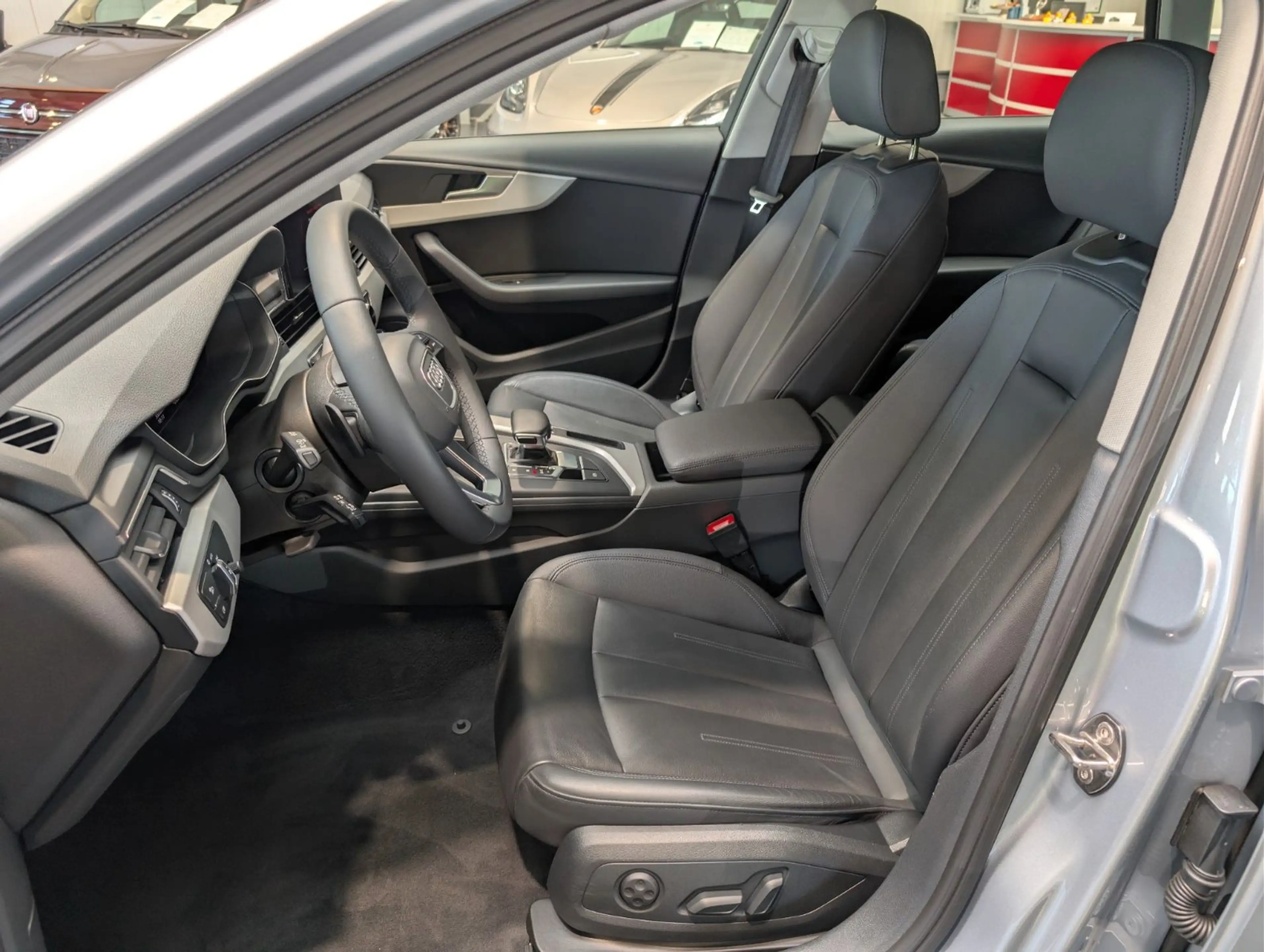 Audi A4 Avant 35 TDI advanced LED Leder Navi — photo 10