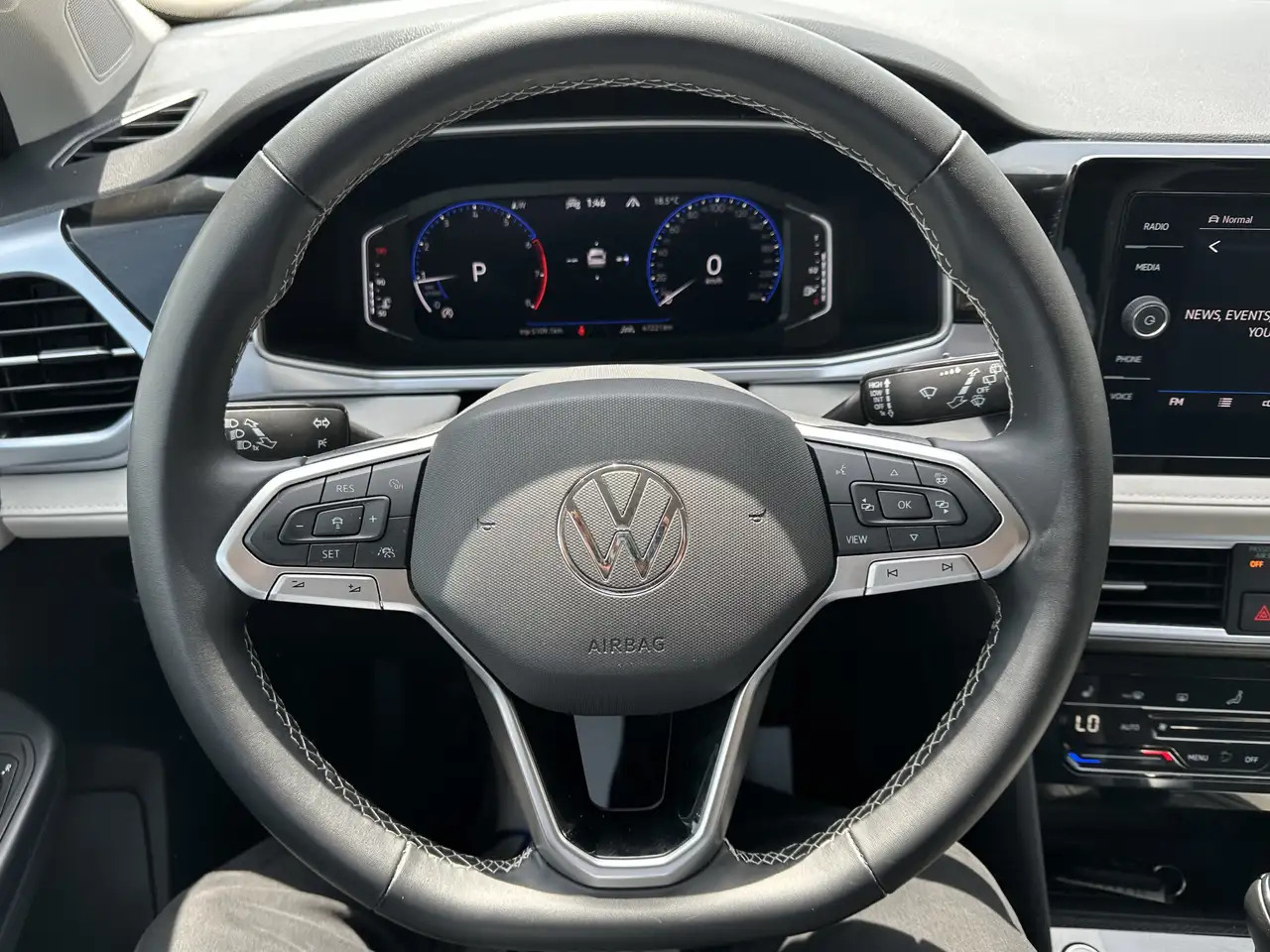 Volkswagen Taos снимка Volkswagen Taos