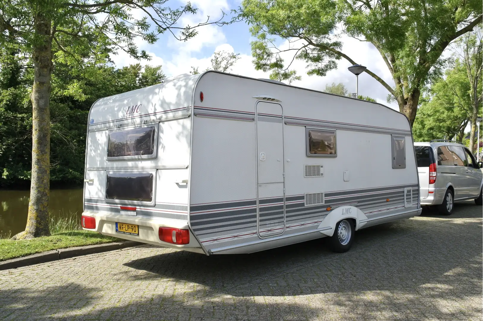 LMC 560K1 Tourcaravan | Stapelbed | 6 persoons | Weiß - 2