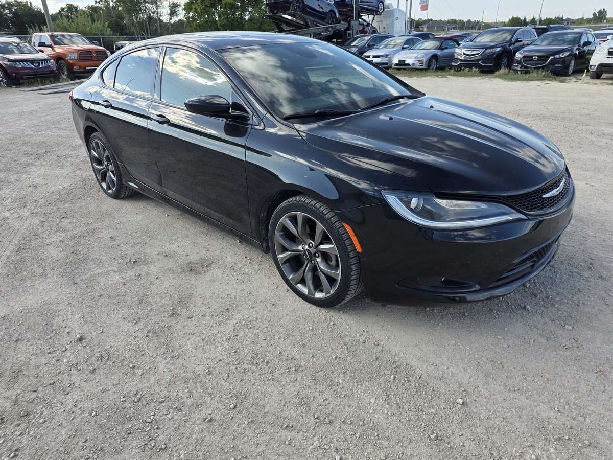 2016 Chrysler 200 S!!! NAVIGATION!!! PANORAMIC ROOF!!! LOW KMS!!