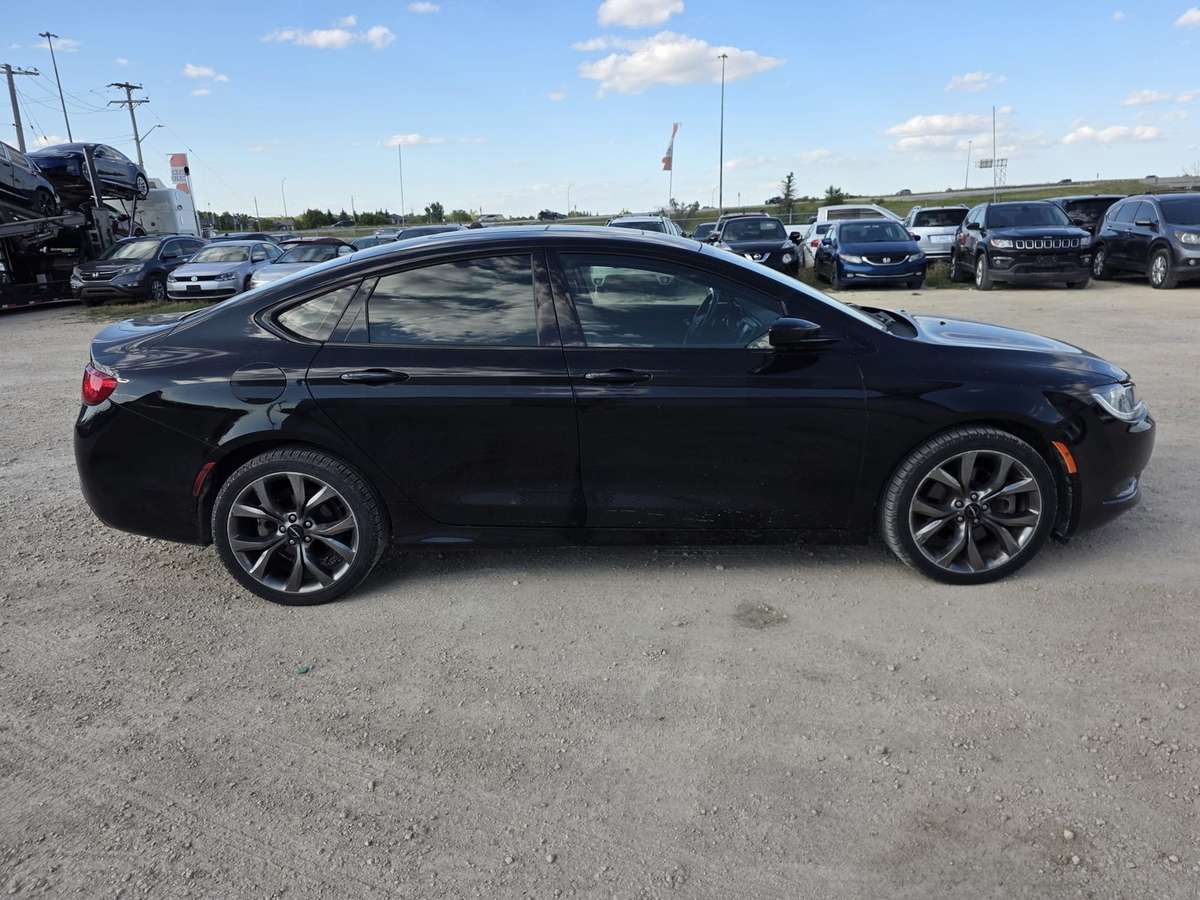 2016 Chrysler 200 S!!! NAVIGATION!!! PANORAMIC ROOF!!! LOW KMS!! — снимка 1