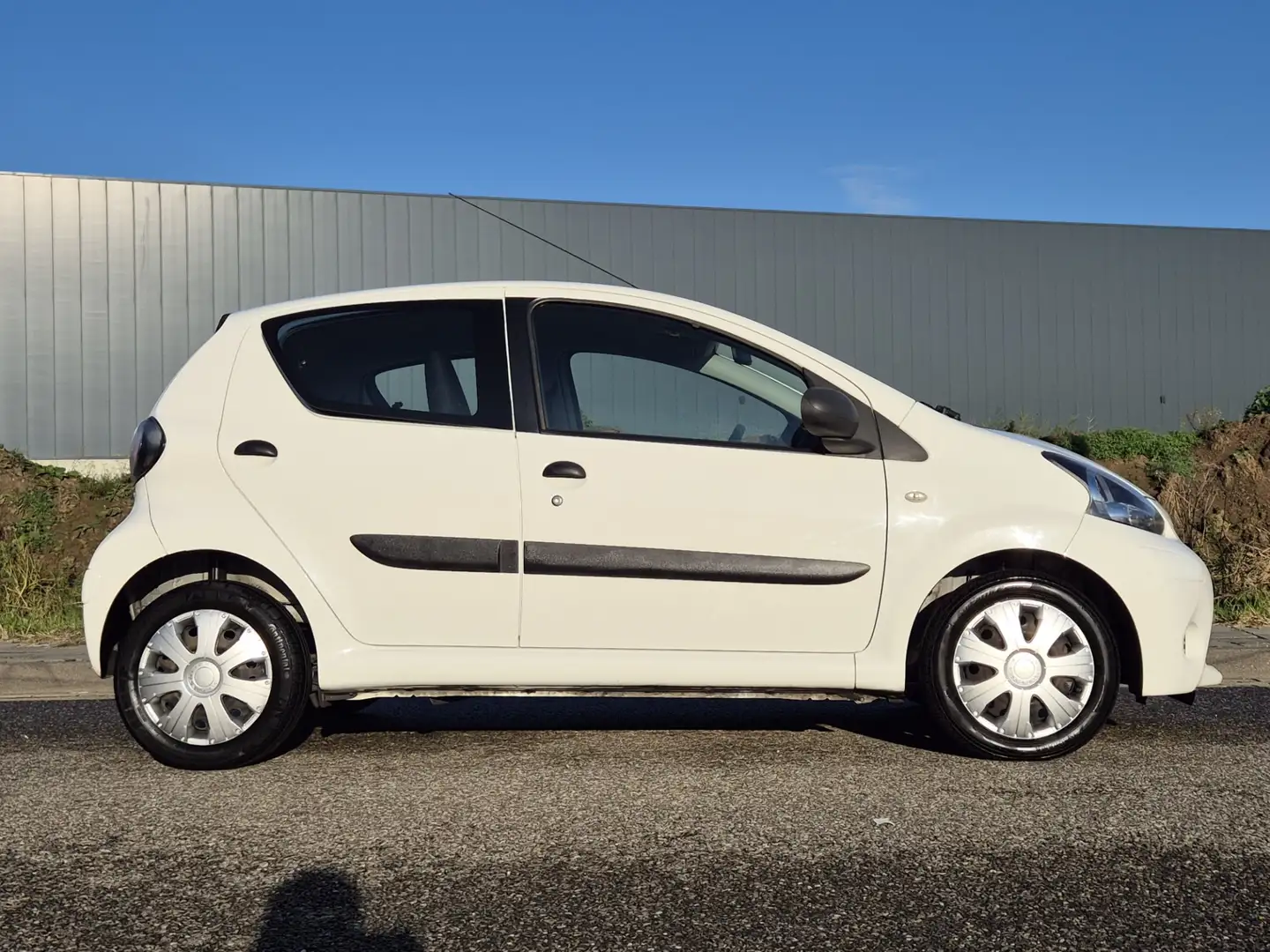 Toyota Aygo 1.0 VVT-i Trekhaak, Navigatie. Dakdragers Blanc - 2