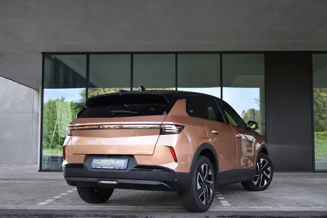 Opel Grandland view 2