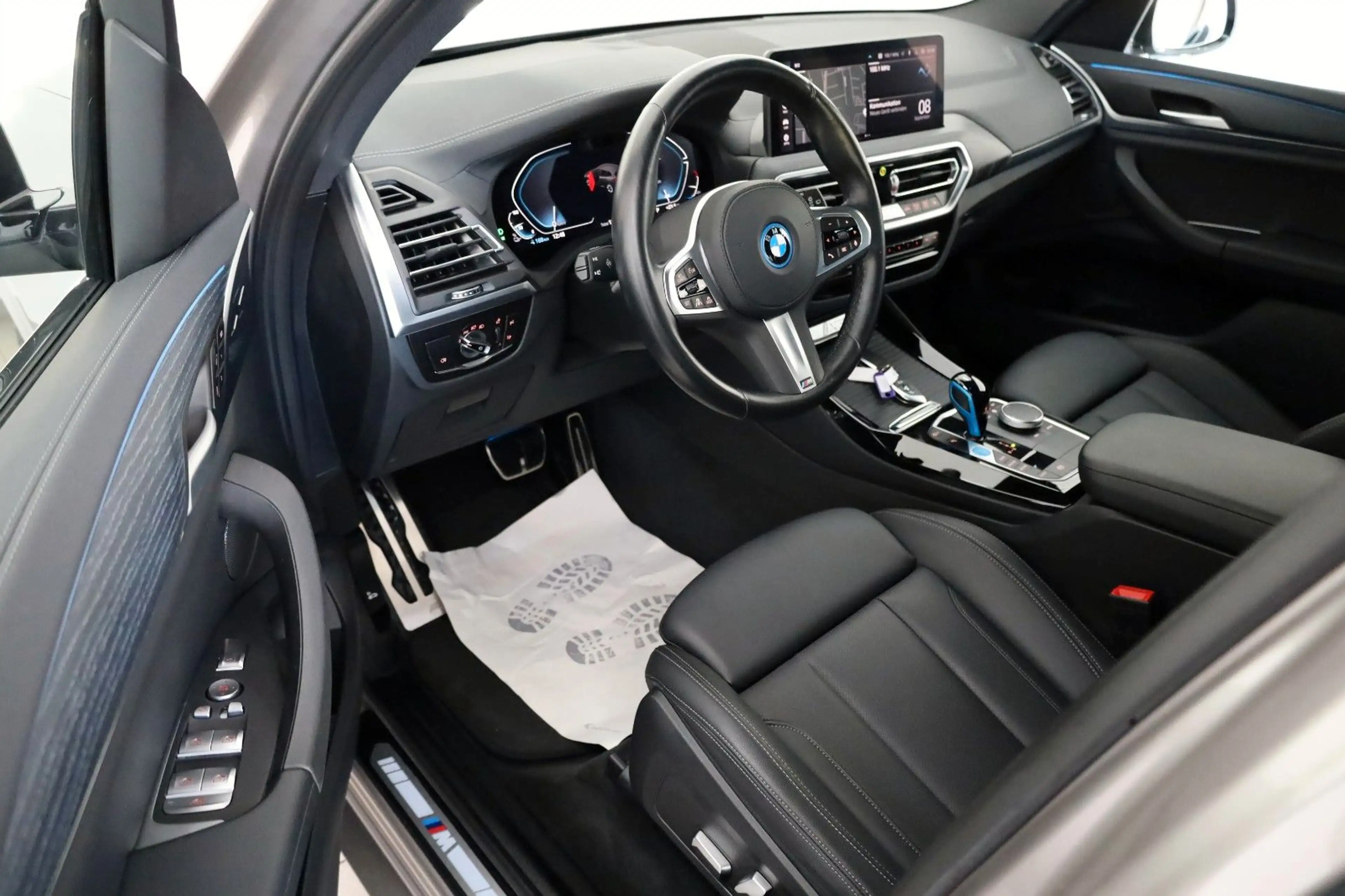 BMW iX3 Inspiring+M Pak.,Leder,Navi,LED,PanDach,Park — photo 9