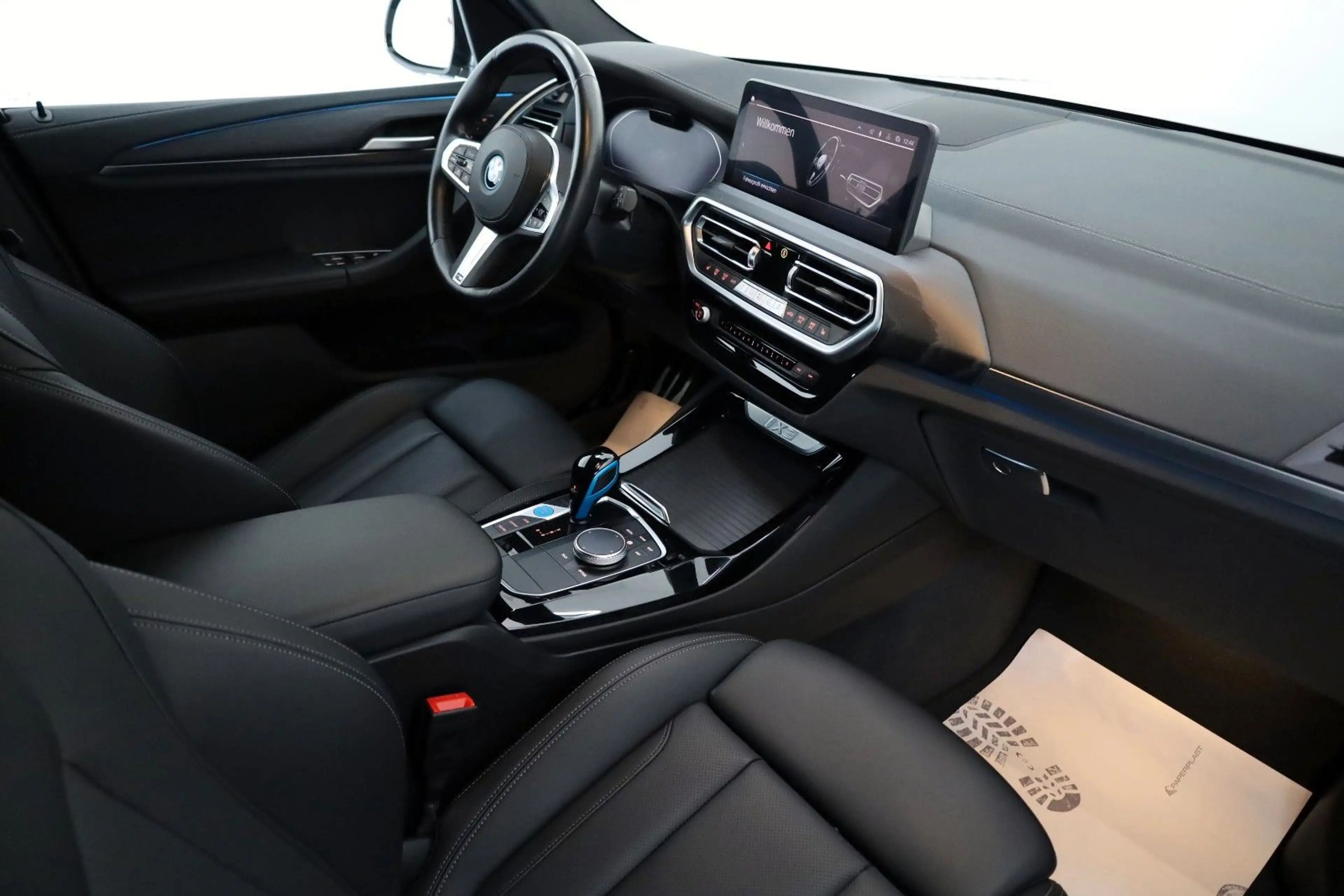 BMW iX3 Inspiring+M Pak.,Leder,Navi,LED,PanDach,Park — photo 3