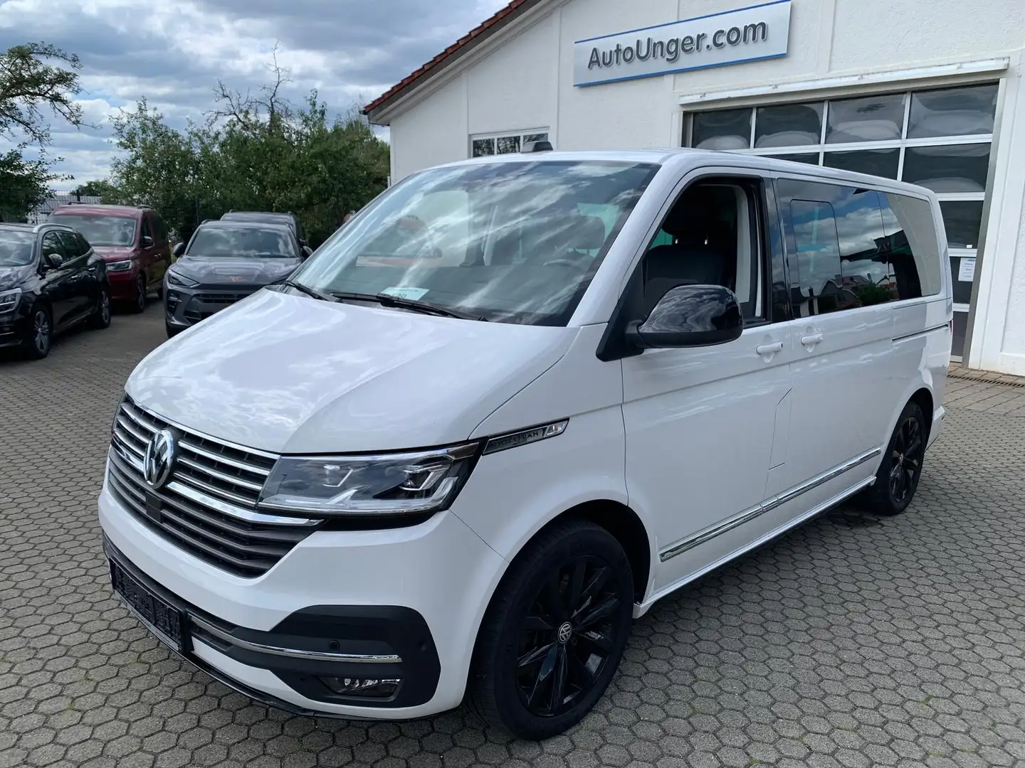 Volkswagen T6.1 Multivan Highline 4Motion VOLL Sportpaket 6-Sitzer 2-2-2 Fehér - 1