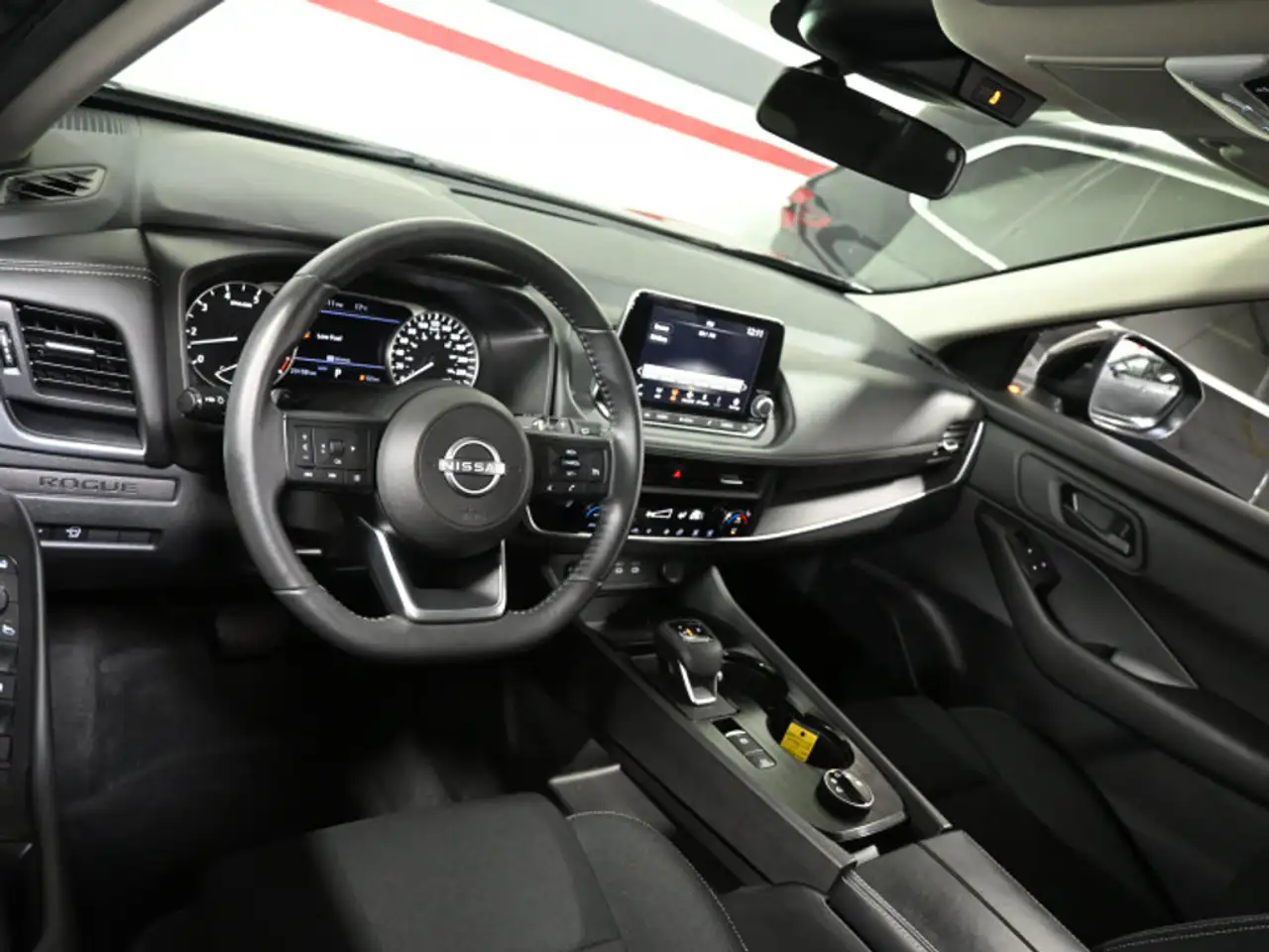 Nissan Rogue снимка Nissan Rogue