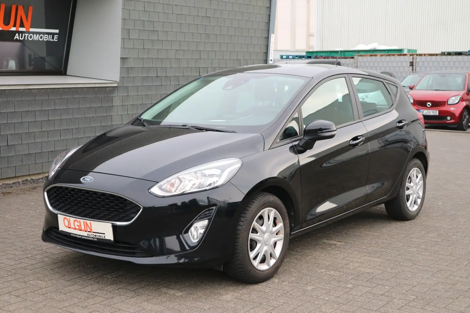 Ford Fiesta 1,5 TDCI Cool&Connect *KLIMA*NAVI* Schwarz - 1