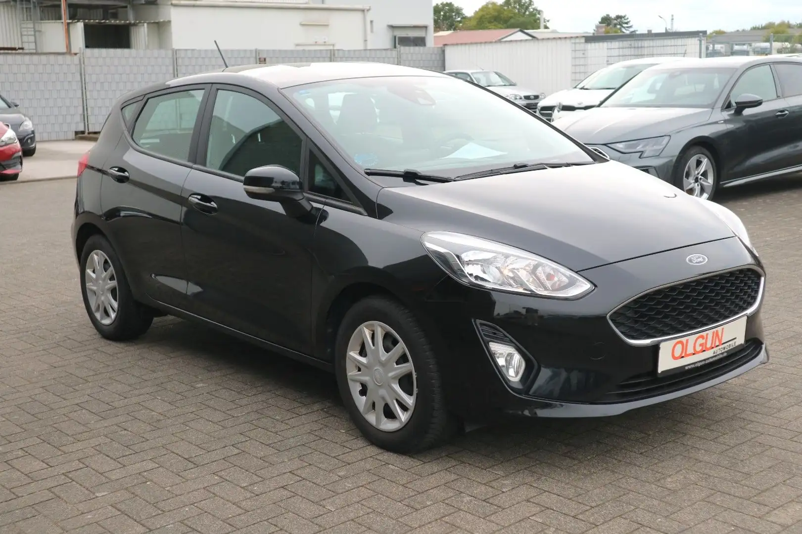 Ford Fiesta 1,5 TDCI Cool&Connect *KLIMA*NAVI* Schwarz - 2