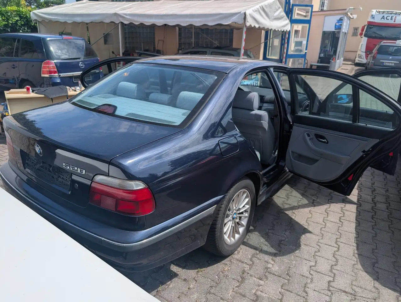 BMW 520i, foto 2