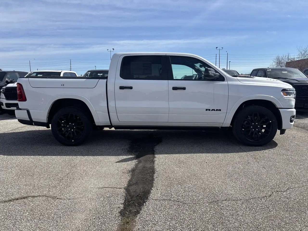 RAM 1500 снимка RAM 1500