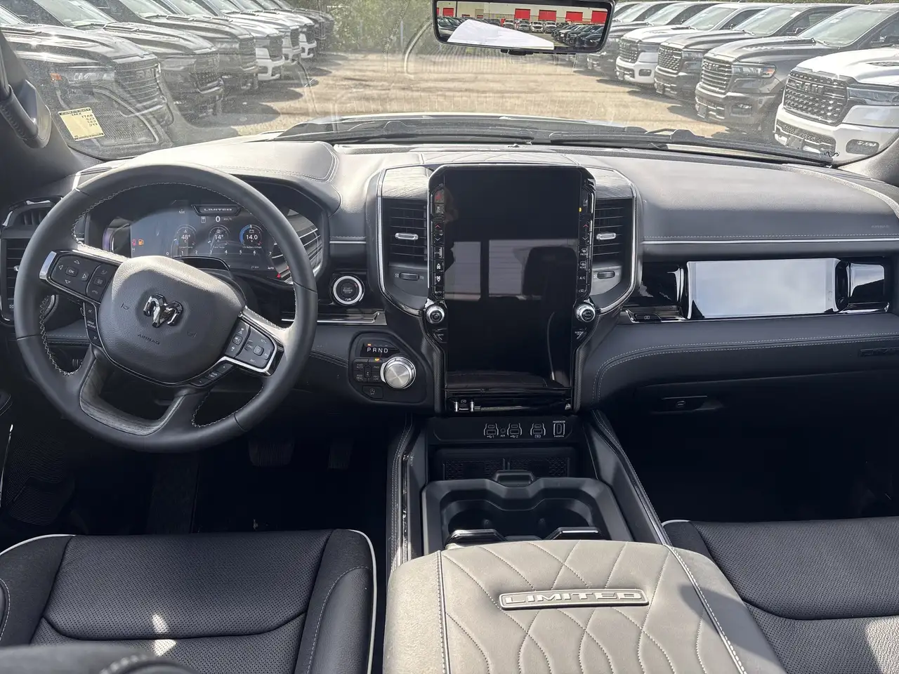 RAM 1500 снимка RAM 1500