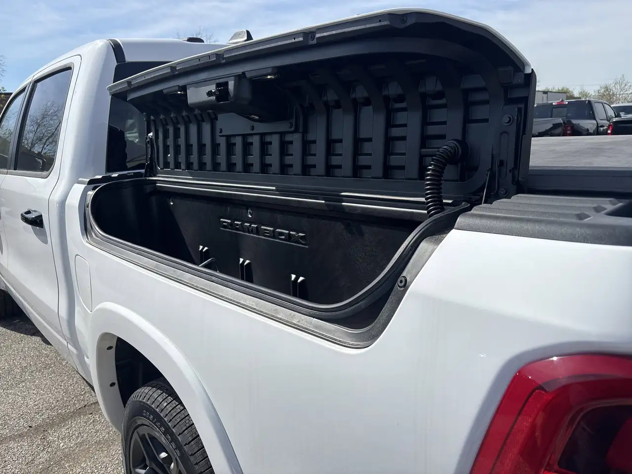 RAM 1500 снимка RAM 1500