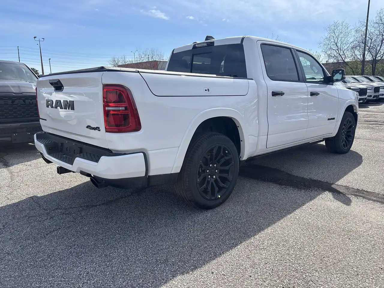 RAM 1500 снимка RAM 1500