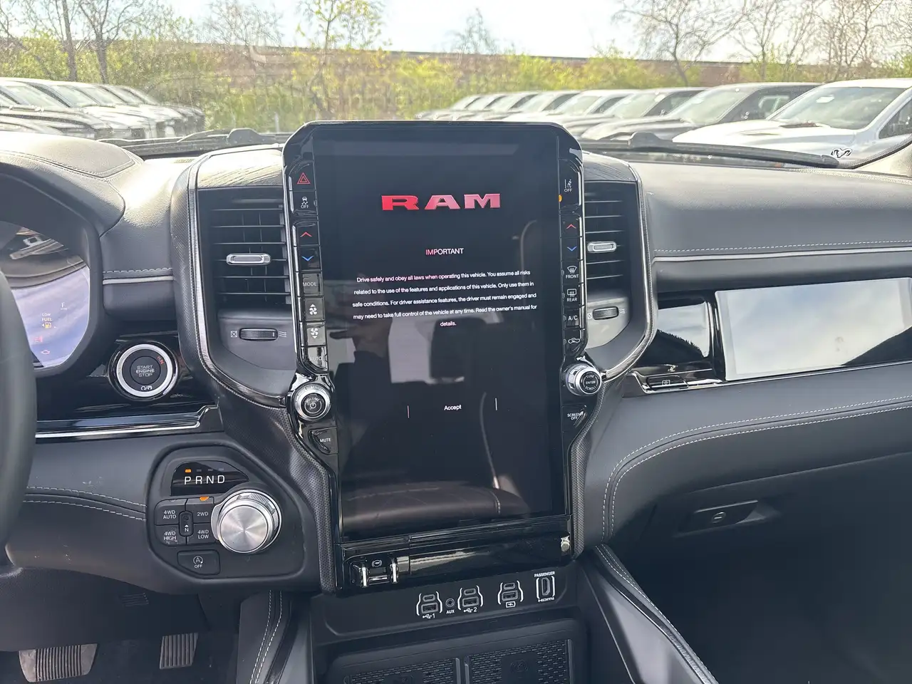 RAM 1500 снимка RAM 1500