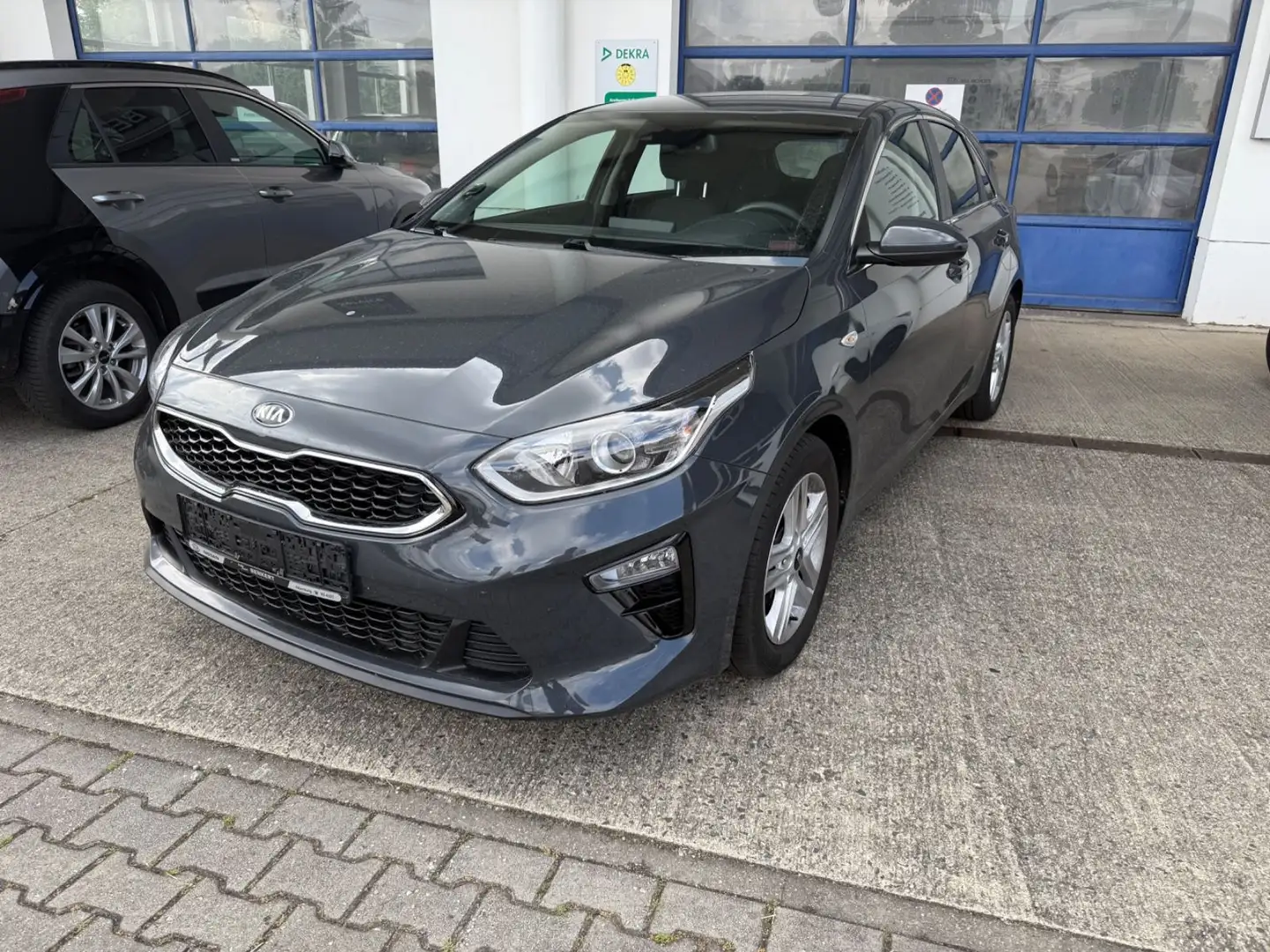 Kia Ceed / cee'd 1.0 T-GDI Vision/Komfort/Navi/AHK Grigio - 1