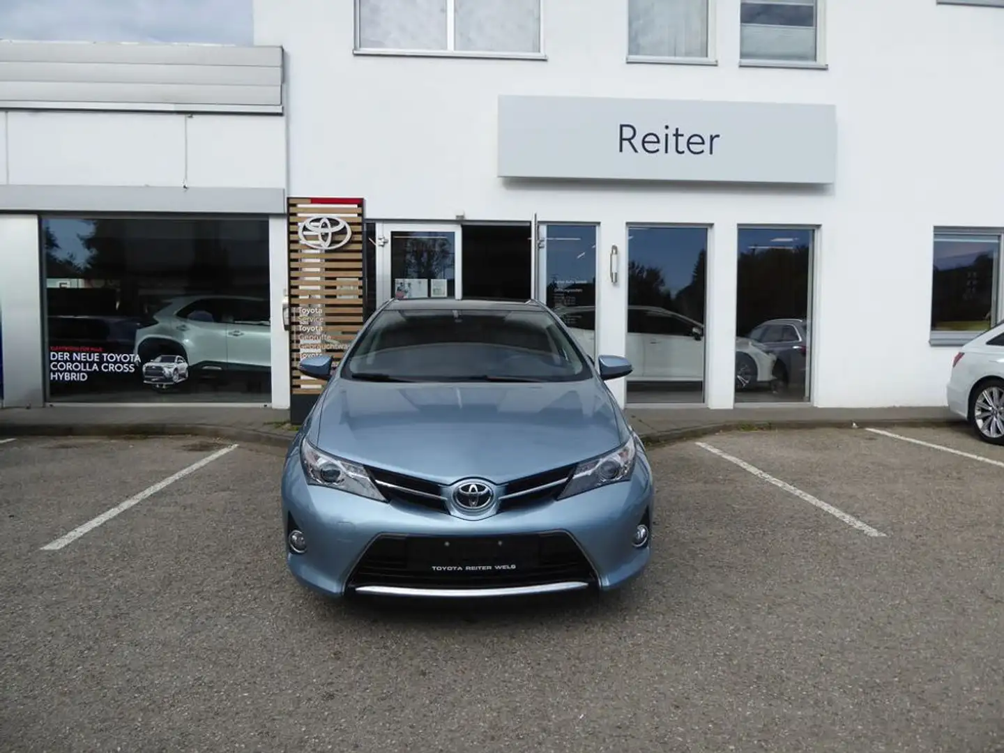 Toyota Auris 1,33 VVT-i *PANO* Blau - 1