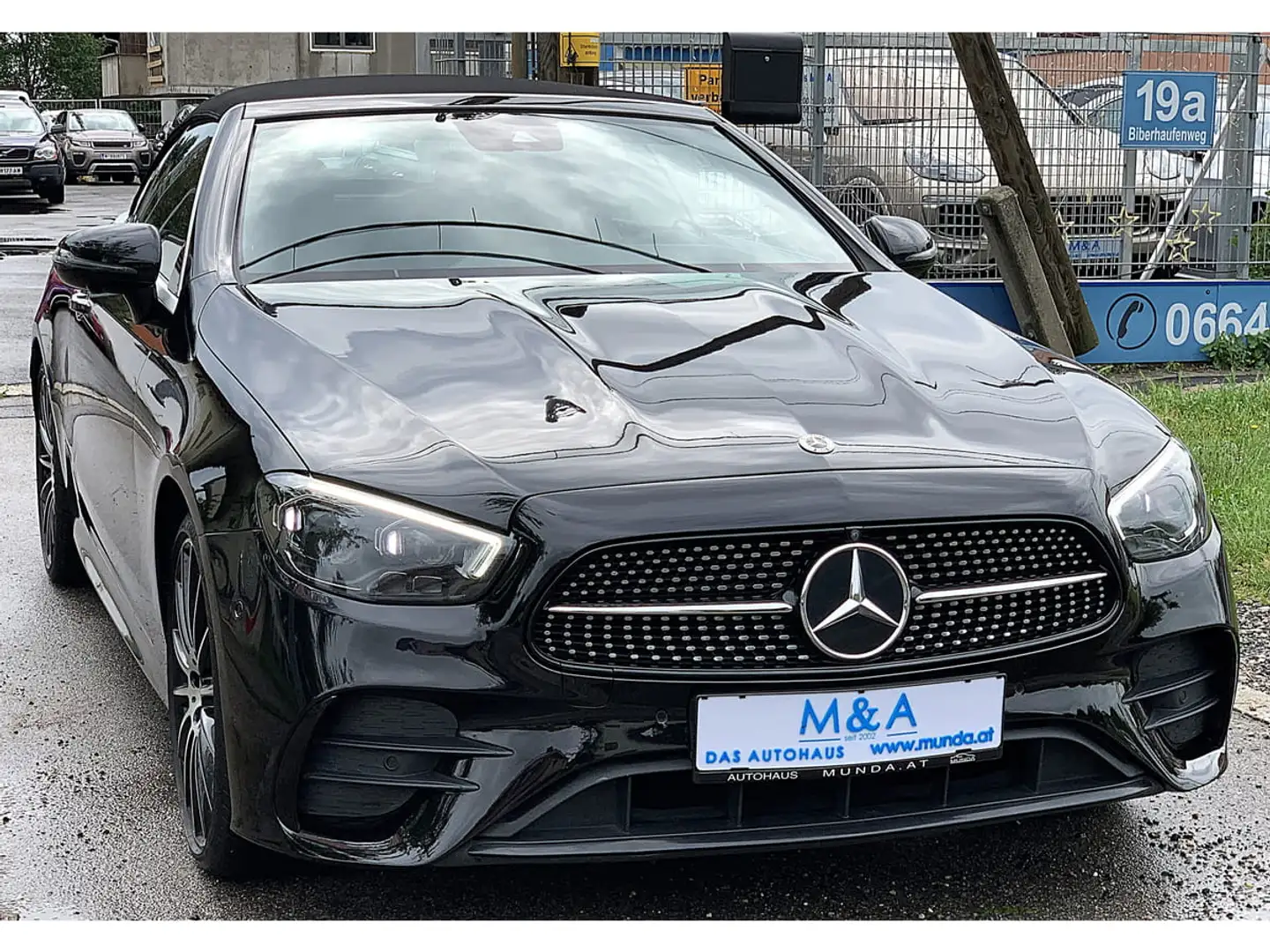 Mercedes-Benz E 220 d 4Matic AMG Line * Erstbesitz * Garantie Schwarz - 2