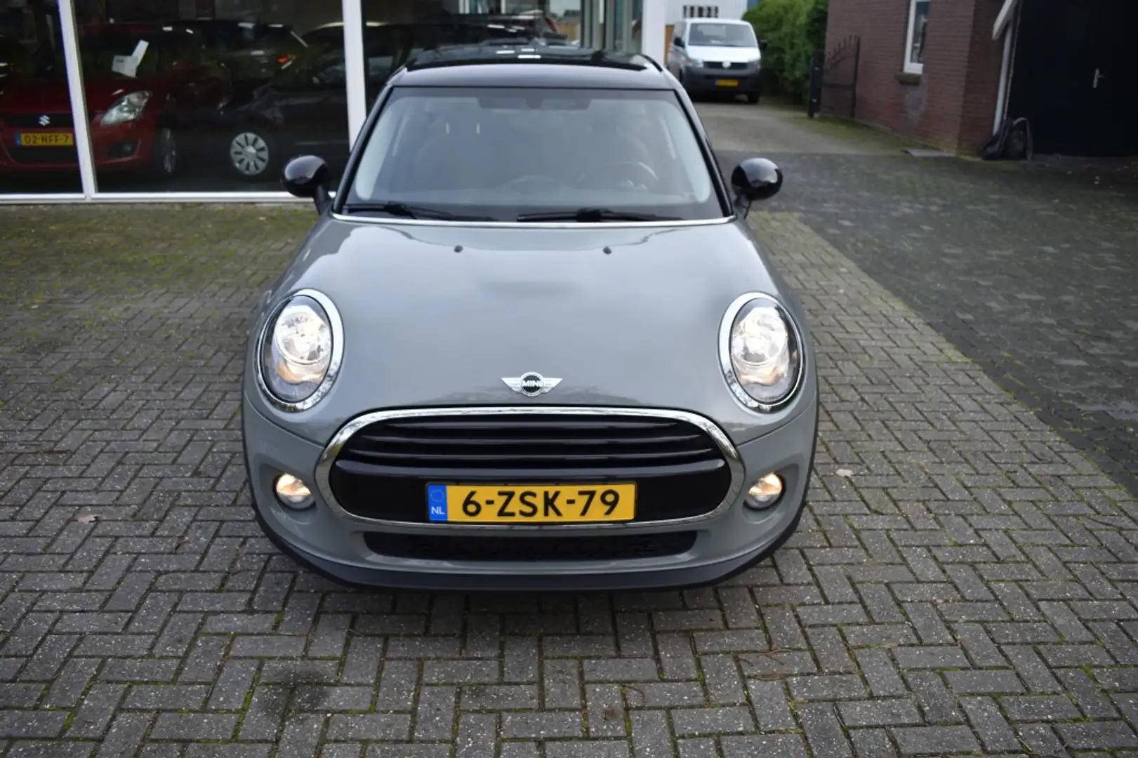 MINI Cooper Mini 1.5 Business NAVI CRUISE LMV Grijs - 2