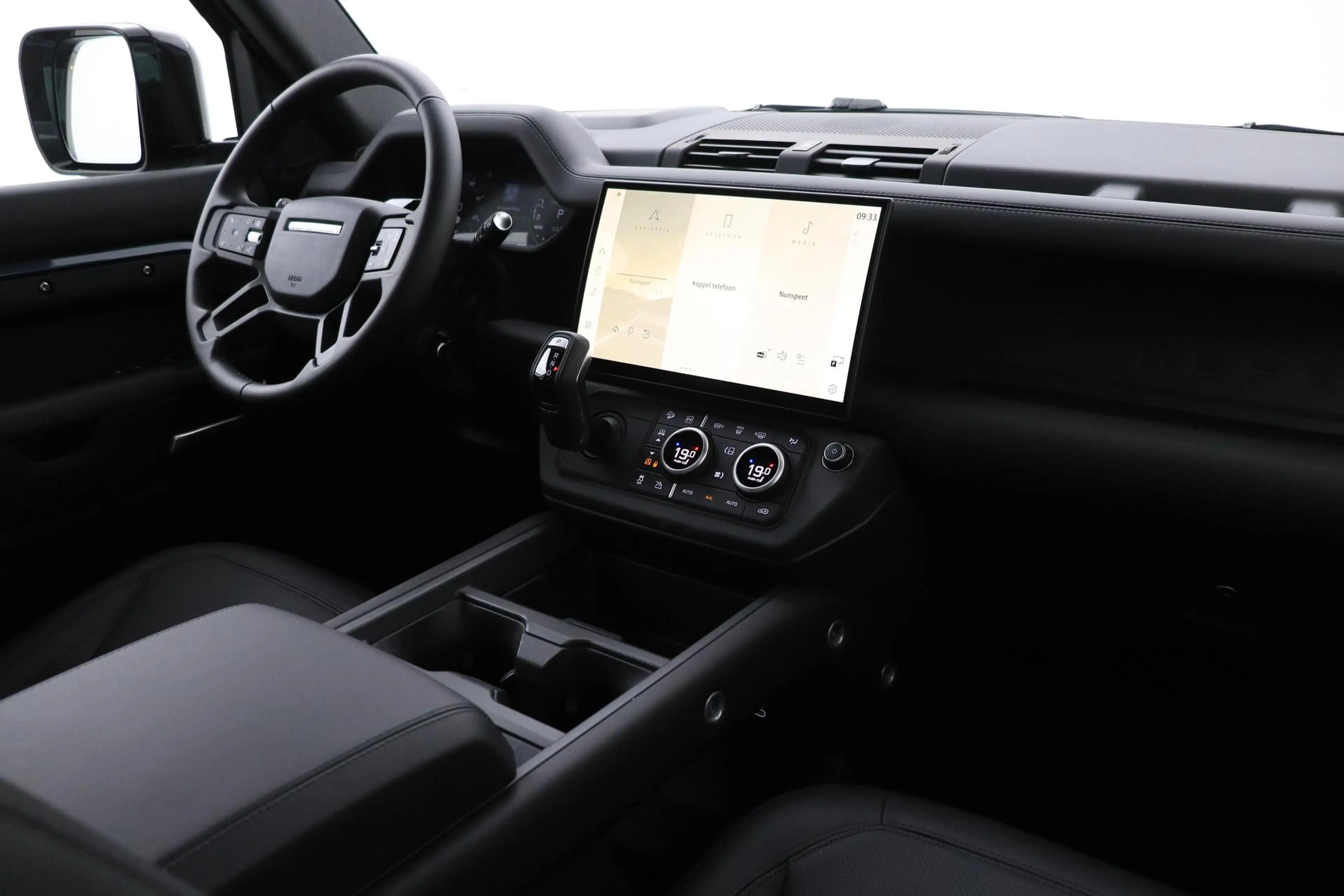 Land Rover Defender 110 P300e X-Dynamic HSE | HERITAGE Edition | Black — photo 17