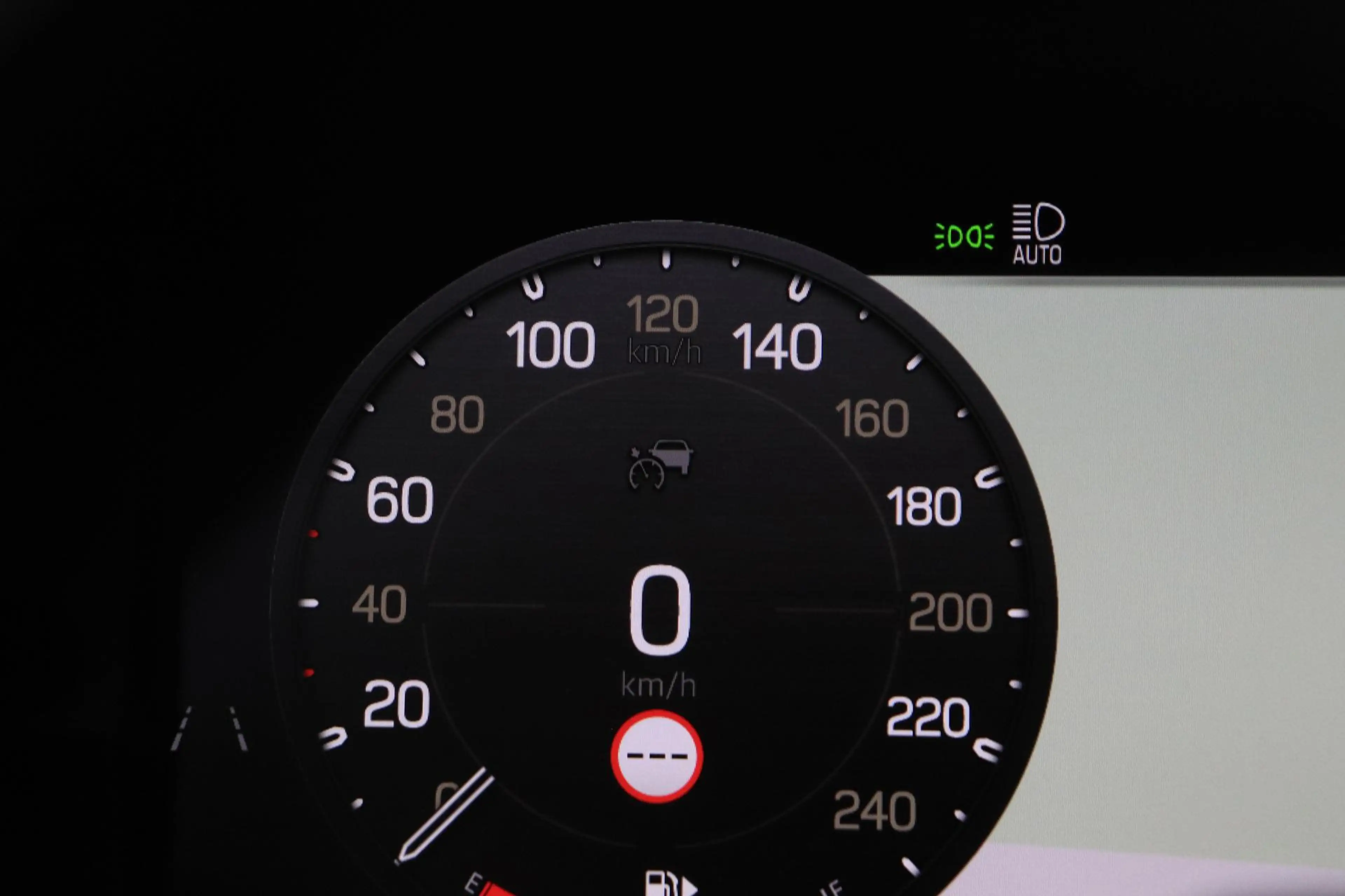Land Rover Defender 110 P300e X-Dynamic HSE | HERITAGE Edition | Black — photo 21