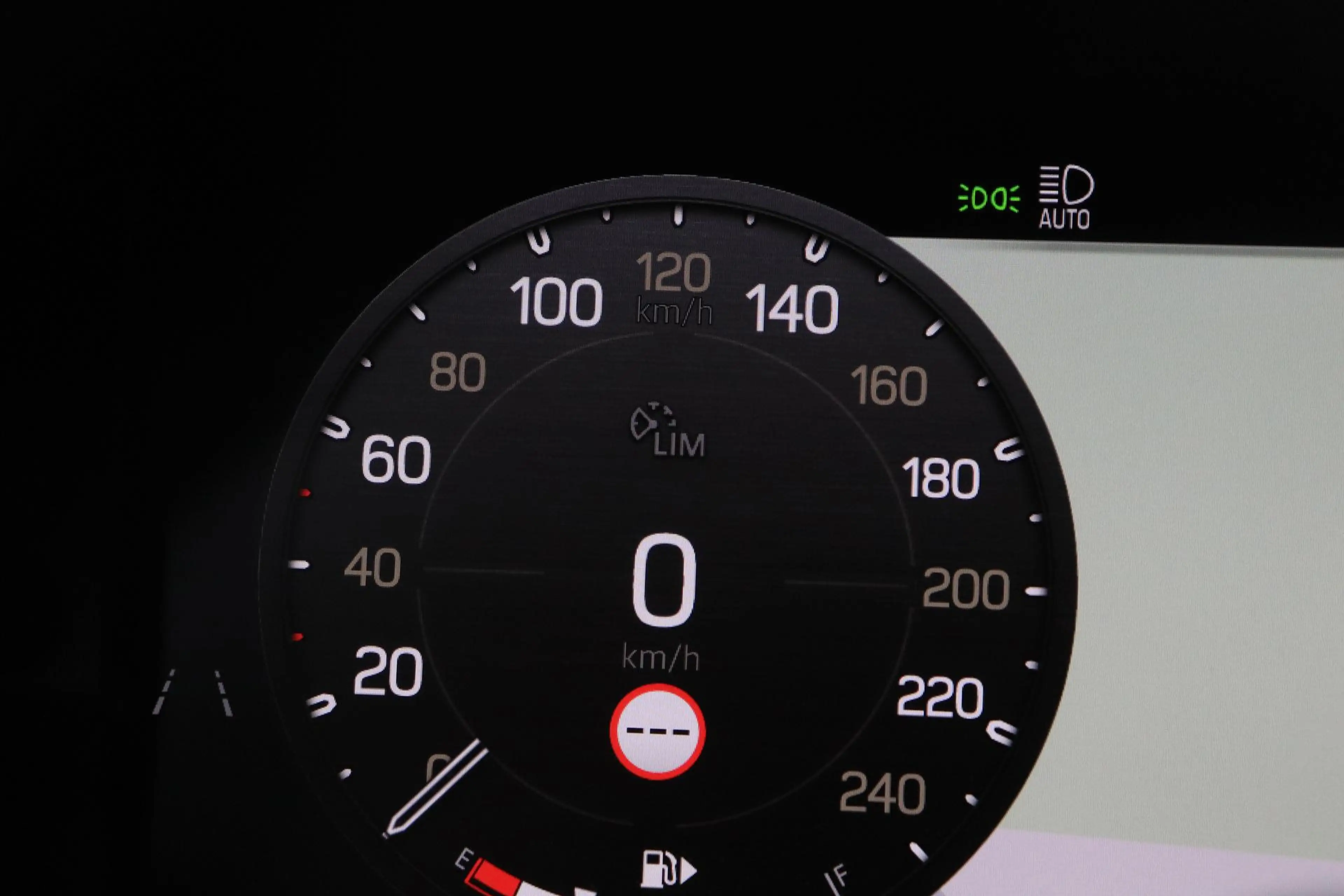 Land Rover Defender 110 P300e X-Dynamic HSE | HERITAGE Edition | Black — photo 20