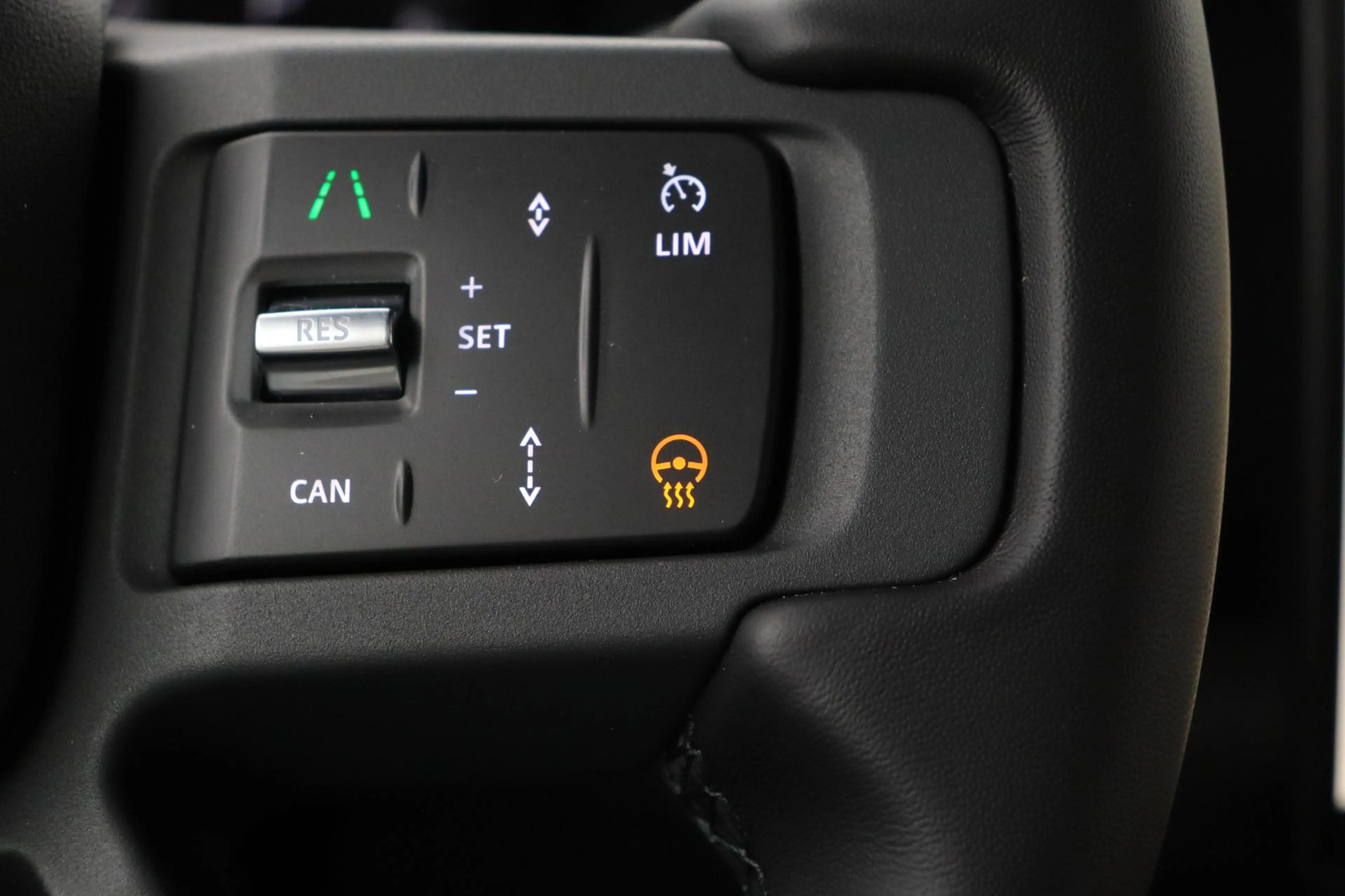 Land Rover Defender 110 P300e X-Dynamic HSE | HERITAGE Edition | Black — photo 44