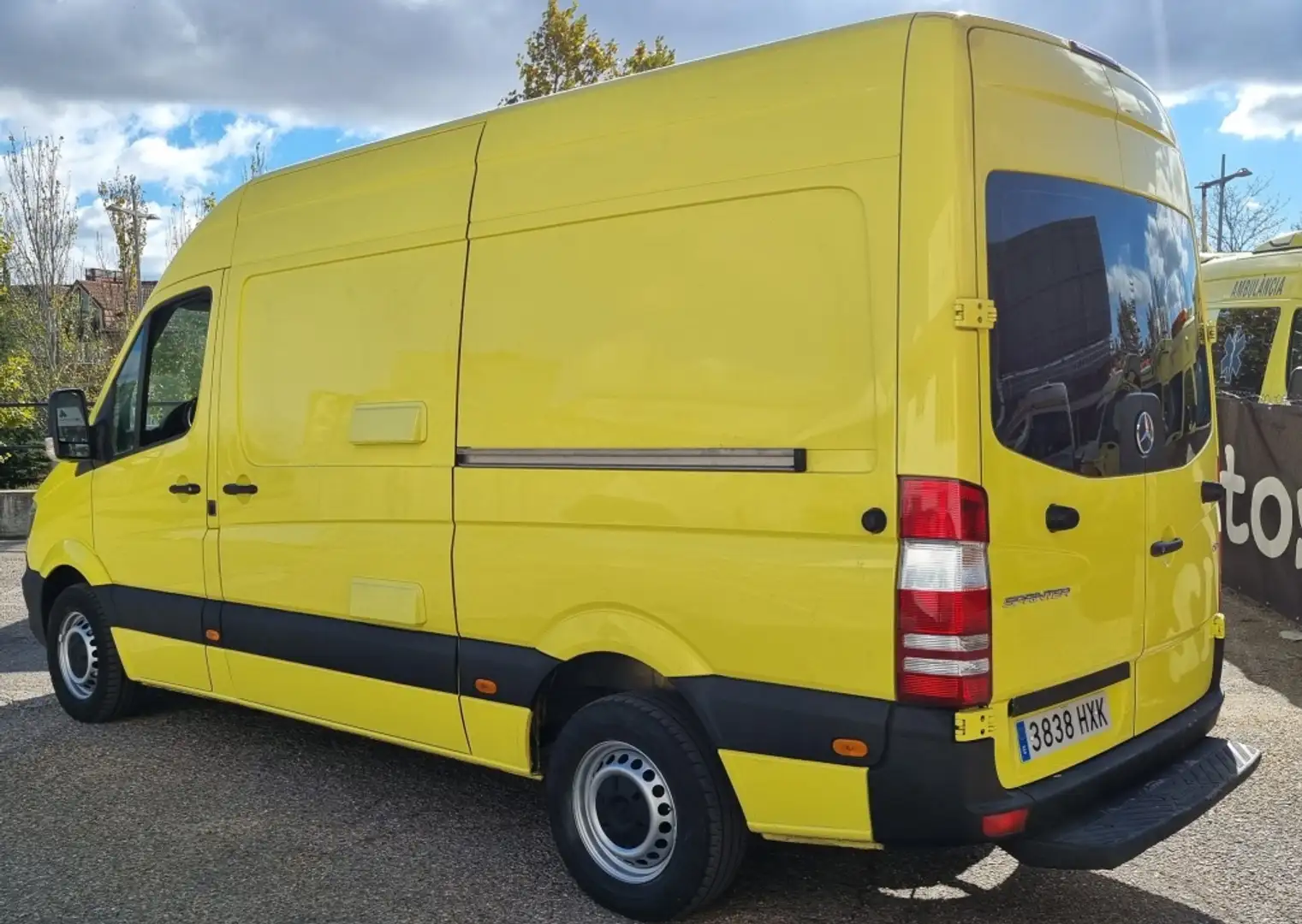 Mercedes-Benz Sprinter Furgón 316CDI Compacto Jaune - 2