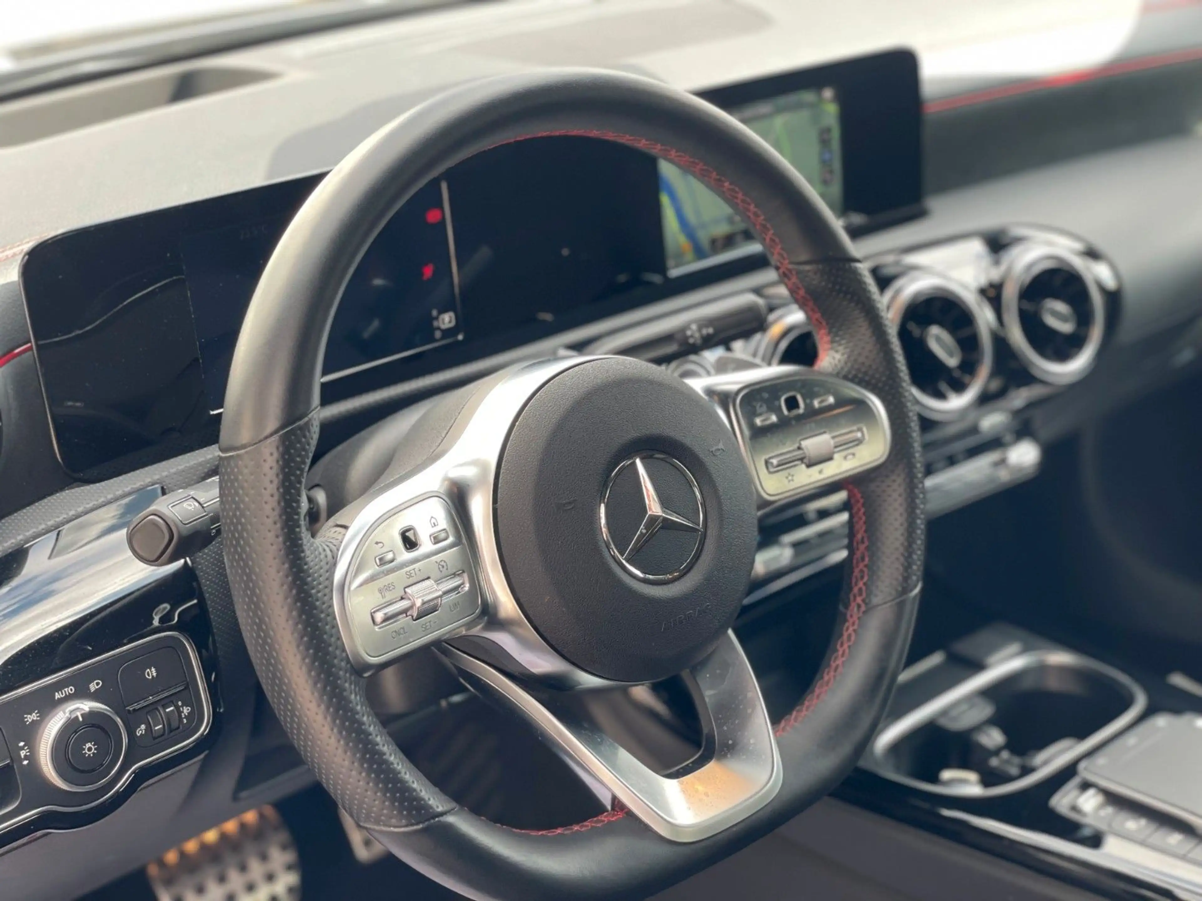 Mercedes-Benz CLA 220 d | AMG-Paket | Navi | Head Up | Kamera| — photo 8