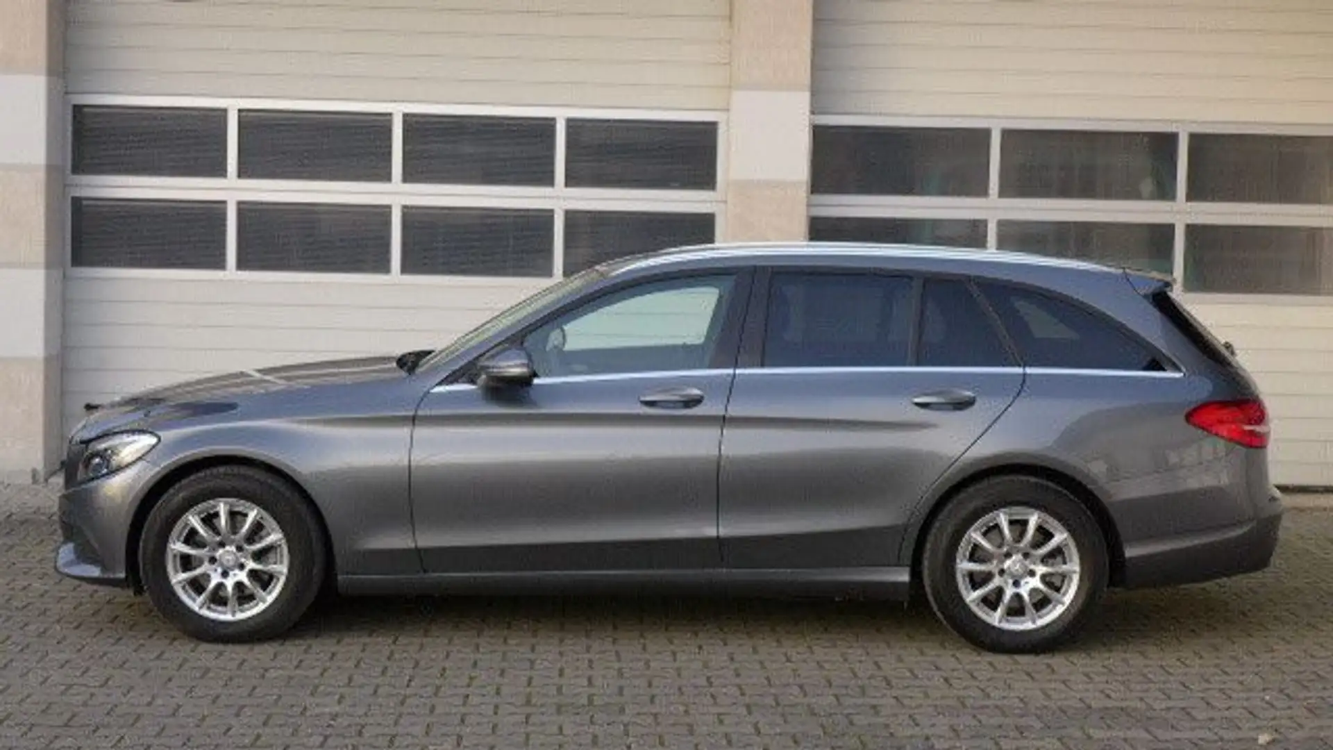 Mercedes-Benz C 220 C T-Modell Pano-Dach/AHK/Kamera Gris - 2