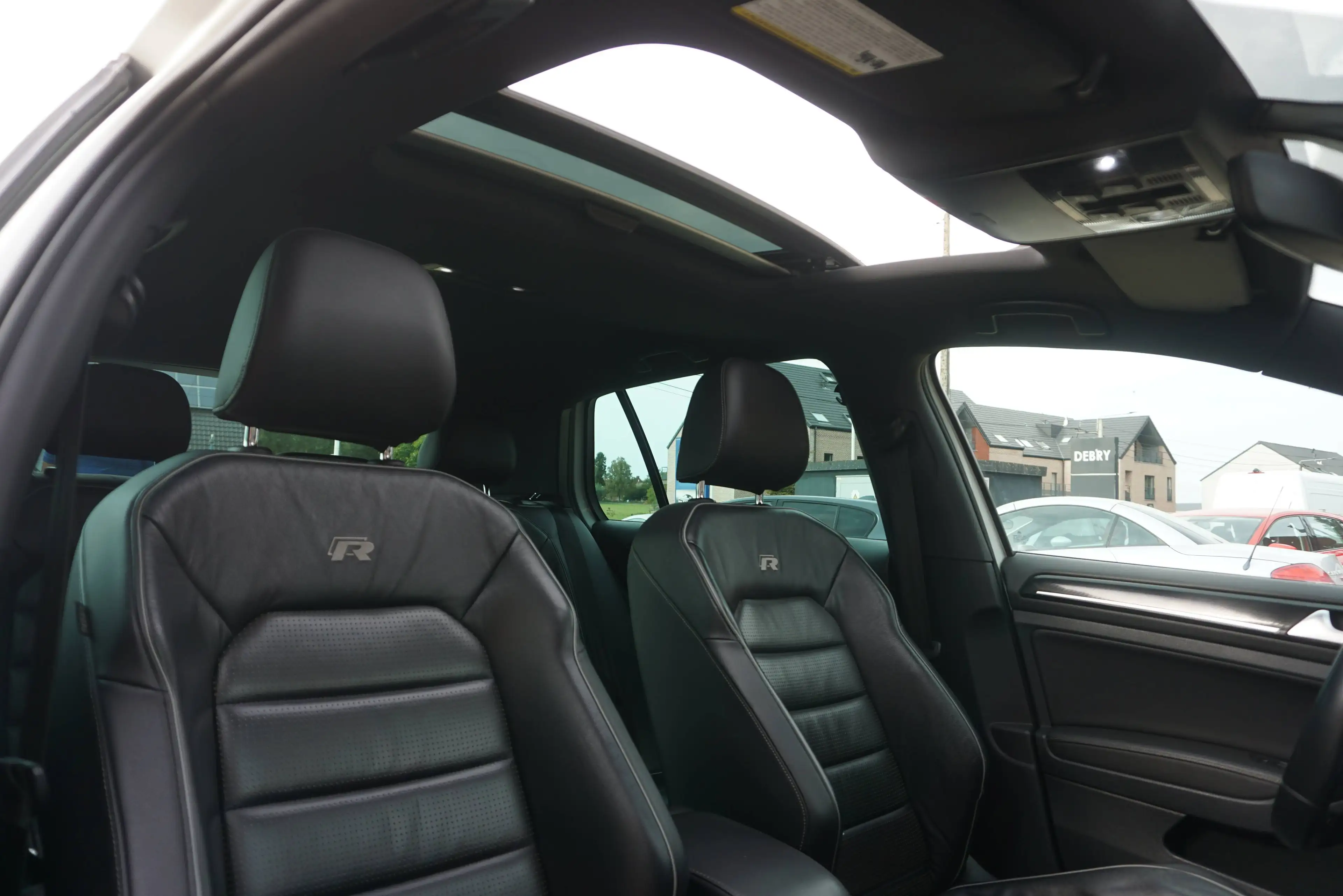 Volkswagen Golf R 2.0 TSI TCR OPF 4MOTION / DSG7 / DISTRONIC / FULL LED / CAMERA / TOIT PANO / FRONT ASSIST / CARPLAY — photo 15