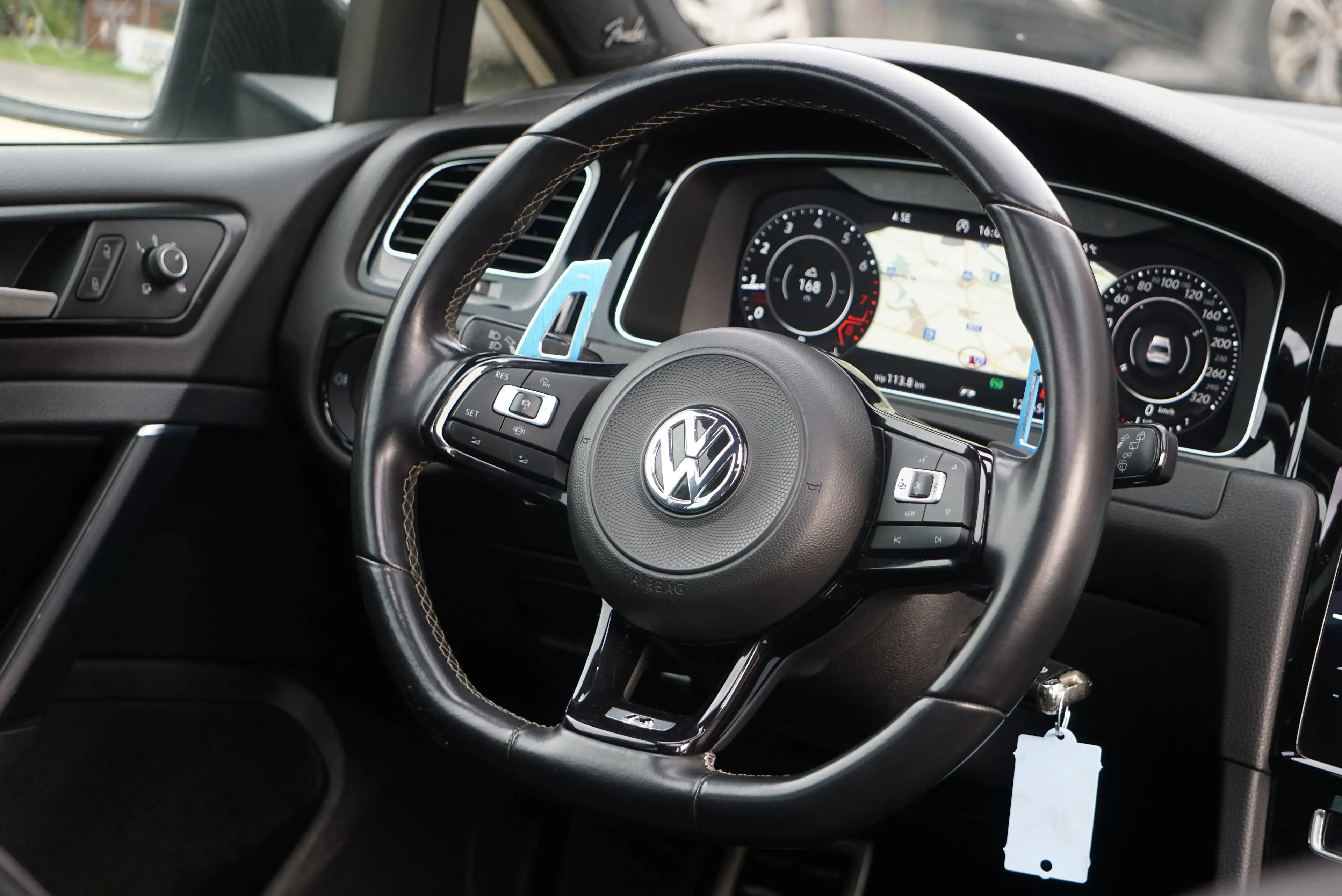 Volkswagen Golf R 2.0 TSI TCR OPF 4MOTION / DSG7 / DISTRONIC / FULL LED / CAMERA / TOIT PANO / FRONT ASSIST / CARPLAY — photo 2