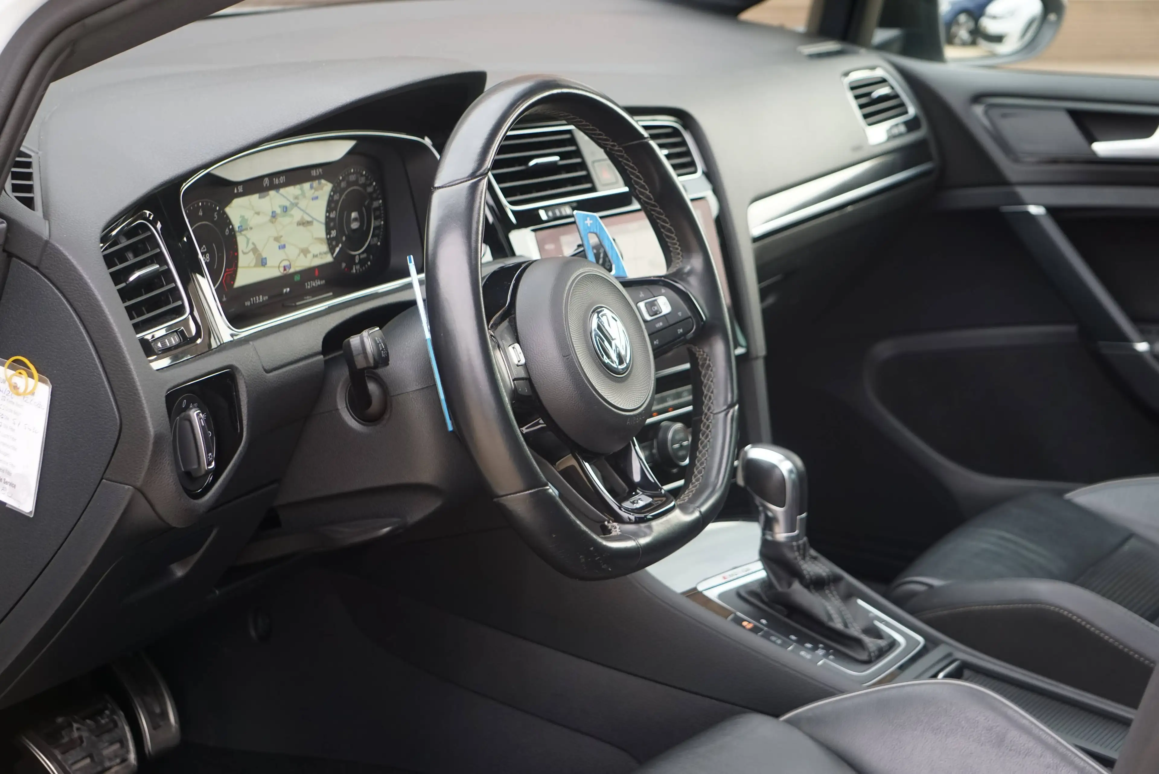 Volkswagen Golf R 2.0 TSI TCR OPF 4MOTION / DSG7 / DISTRONIC / FULL LED / CAMERA / TOIT PANO / FRONT ASSIST / CARPLAY — photo 12