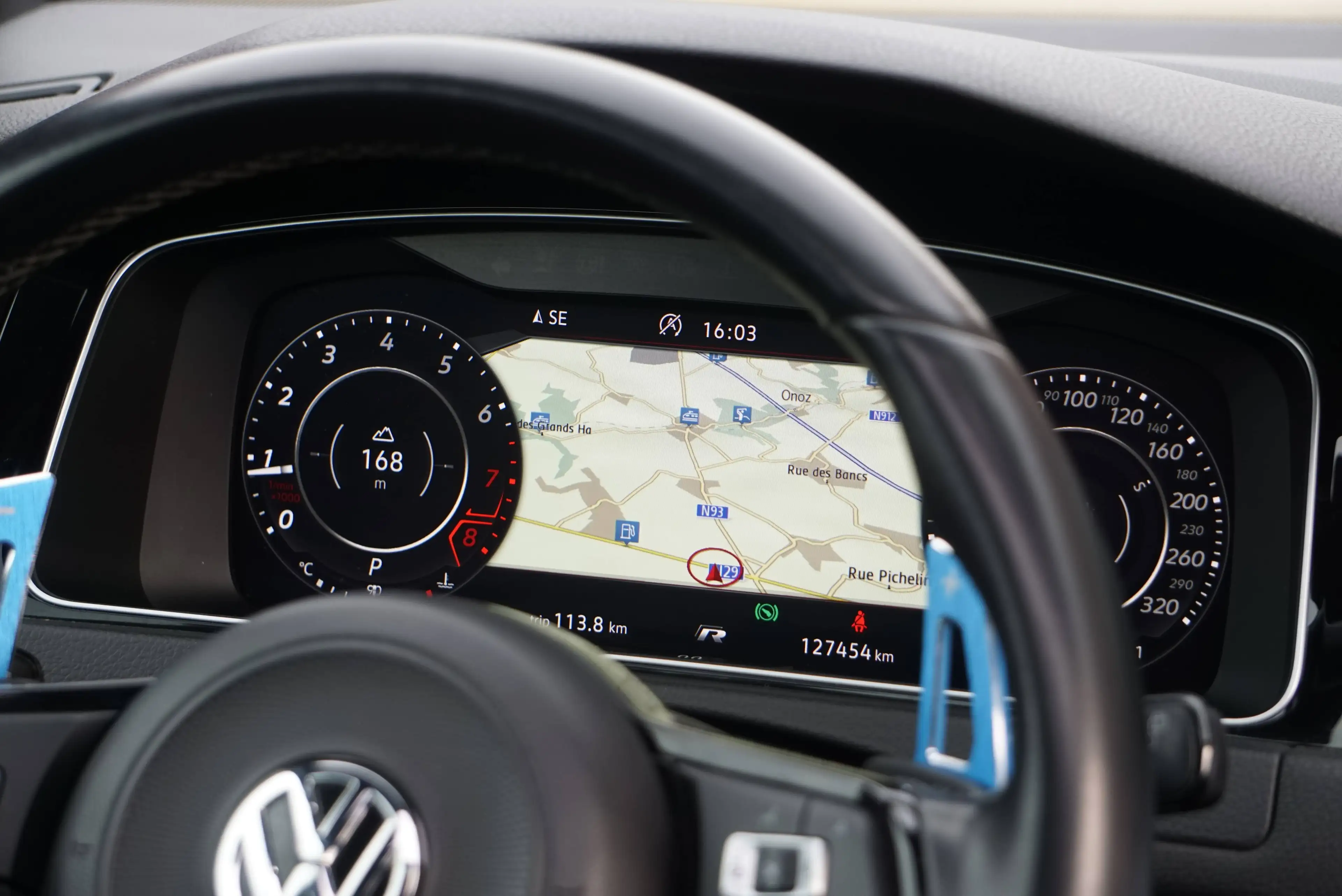 Volkswagen Golf R 2.0 TSI TCR OPF 4MOTION / DSG7 / DISTRONIC / FULL LED / CAMERA / TOIT PANO / FRONT ASSIST / CARPLAY — photo 3