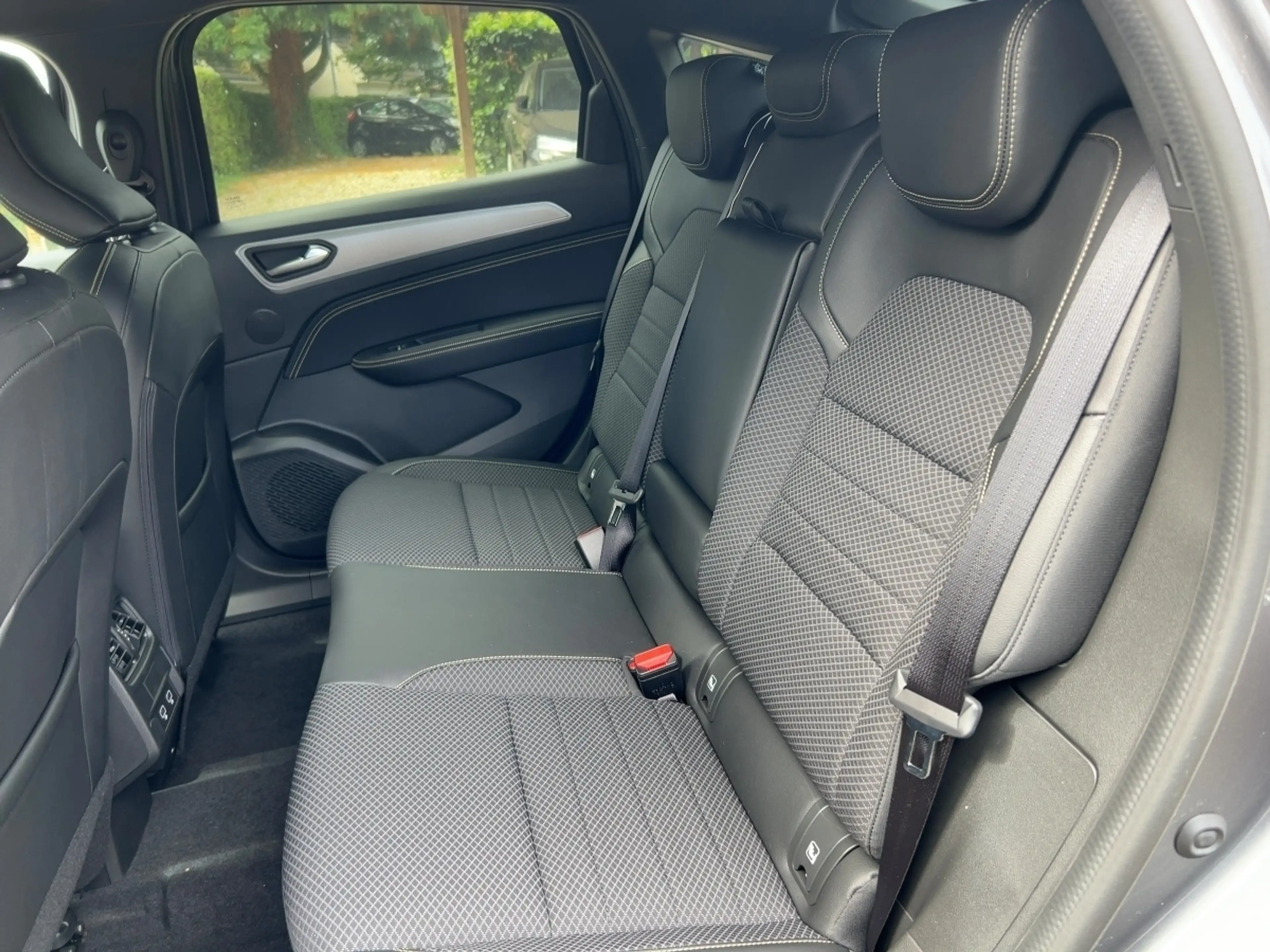 Renault Arkana Mild-Hybrid 140 Techno — photo 11