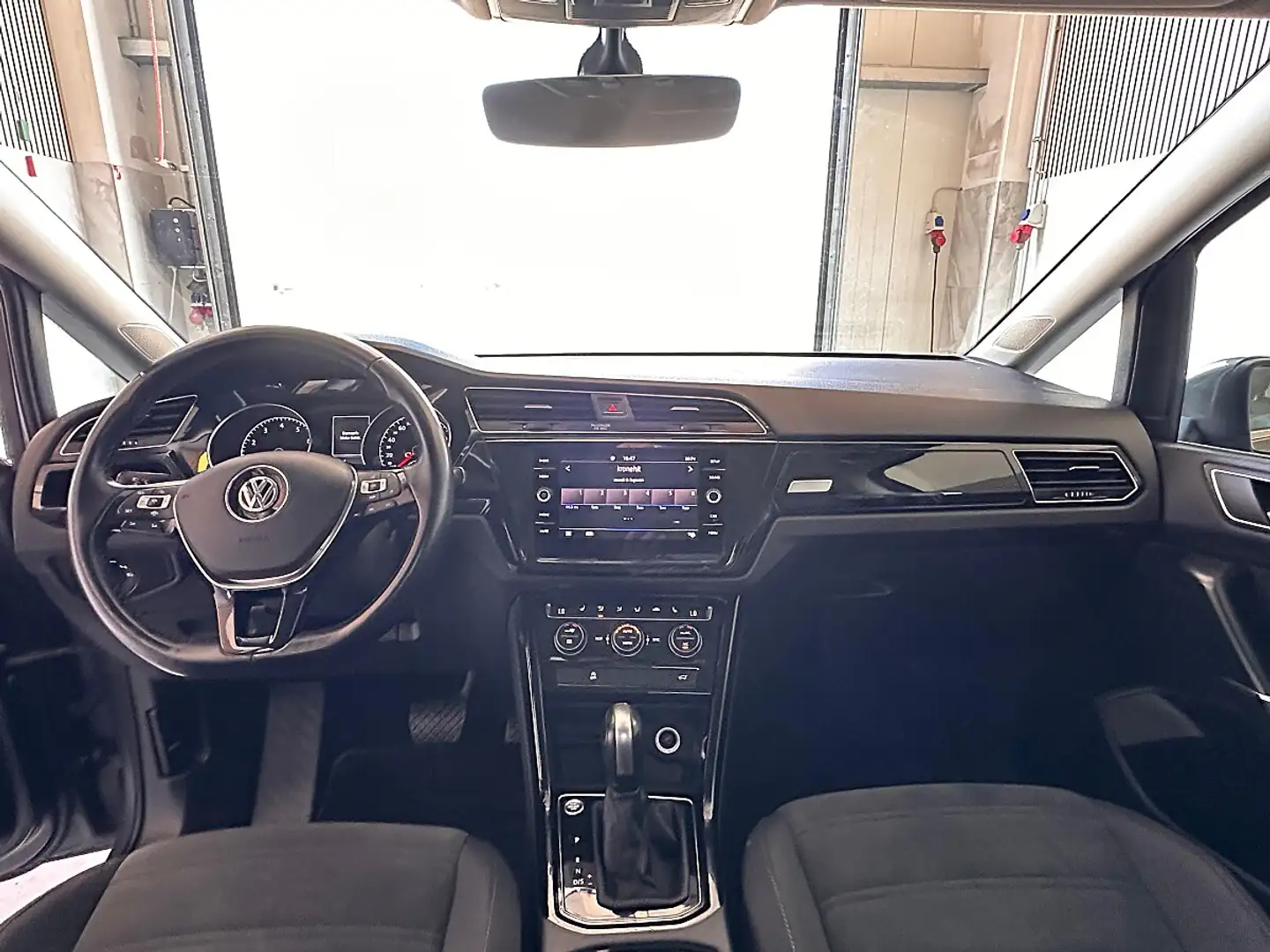 Volkswagen Touran 1,5 TSI ACT Highline 7 Sitze DSG Front assist.,... Grau - 2