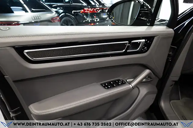 Porsche Cayenne Turbo III Aut.*360°*SPORT-CHRONO*PANO*SHZ+LÜ Ansicht 19