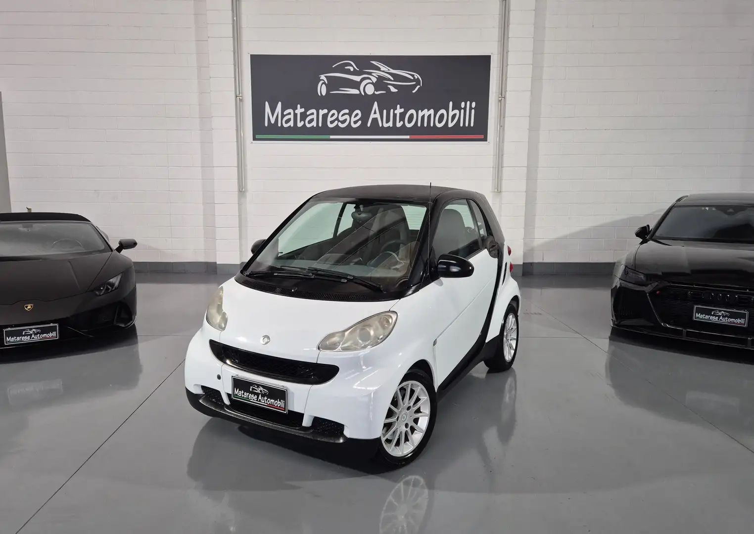 smart forTwo 1.0cc 70cv Benzina Automatica Clima Finanziabile Blanco - 1