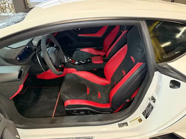 Lamborghini Huracan view 12