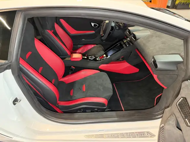 Lamborghini Huracan view 14