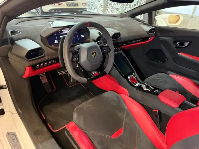 Lamborghini Huracan view 11