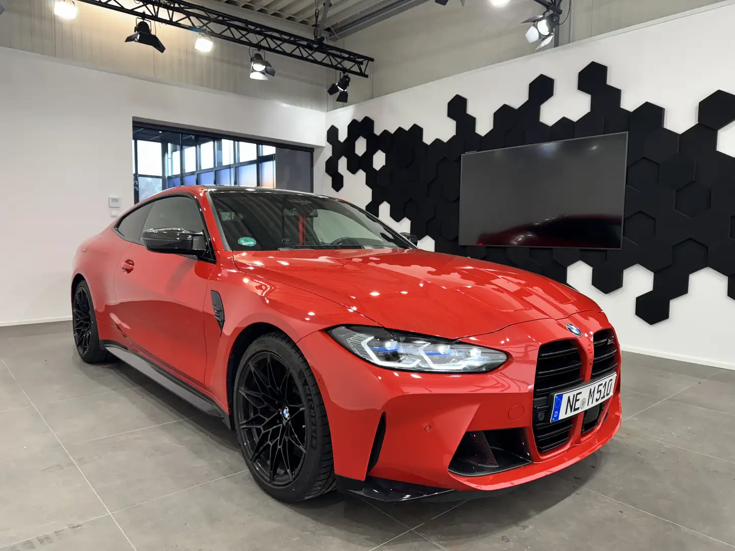 BMW M4 Competition M xDrive ACC Driving Prof M Carbon Pak Red - 1
