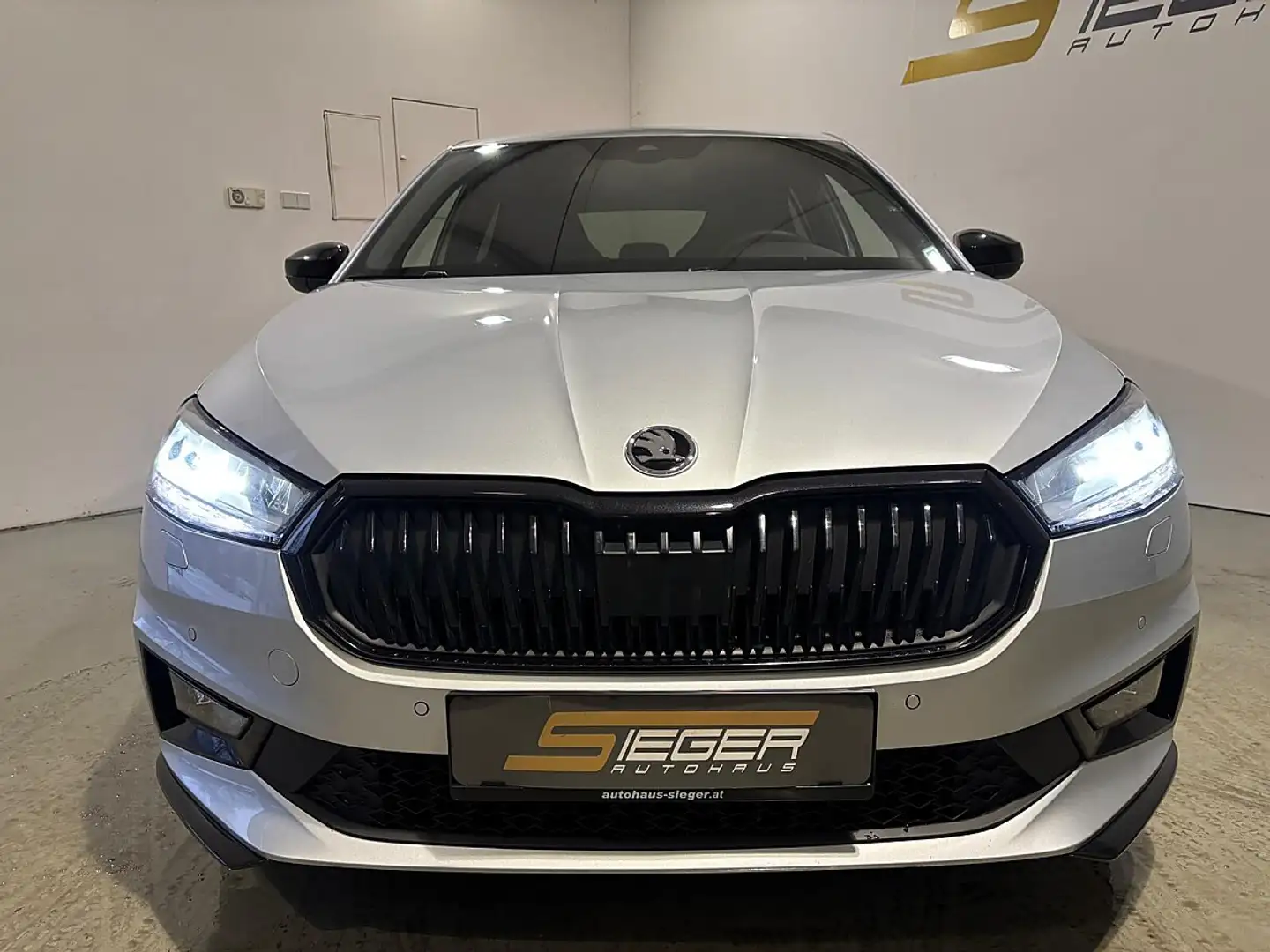 Skoda Fabia Monte Carlo 1,0 TSI DSG Silber - 2