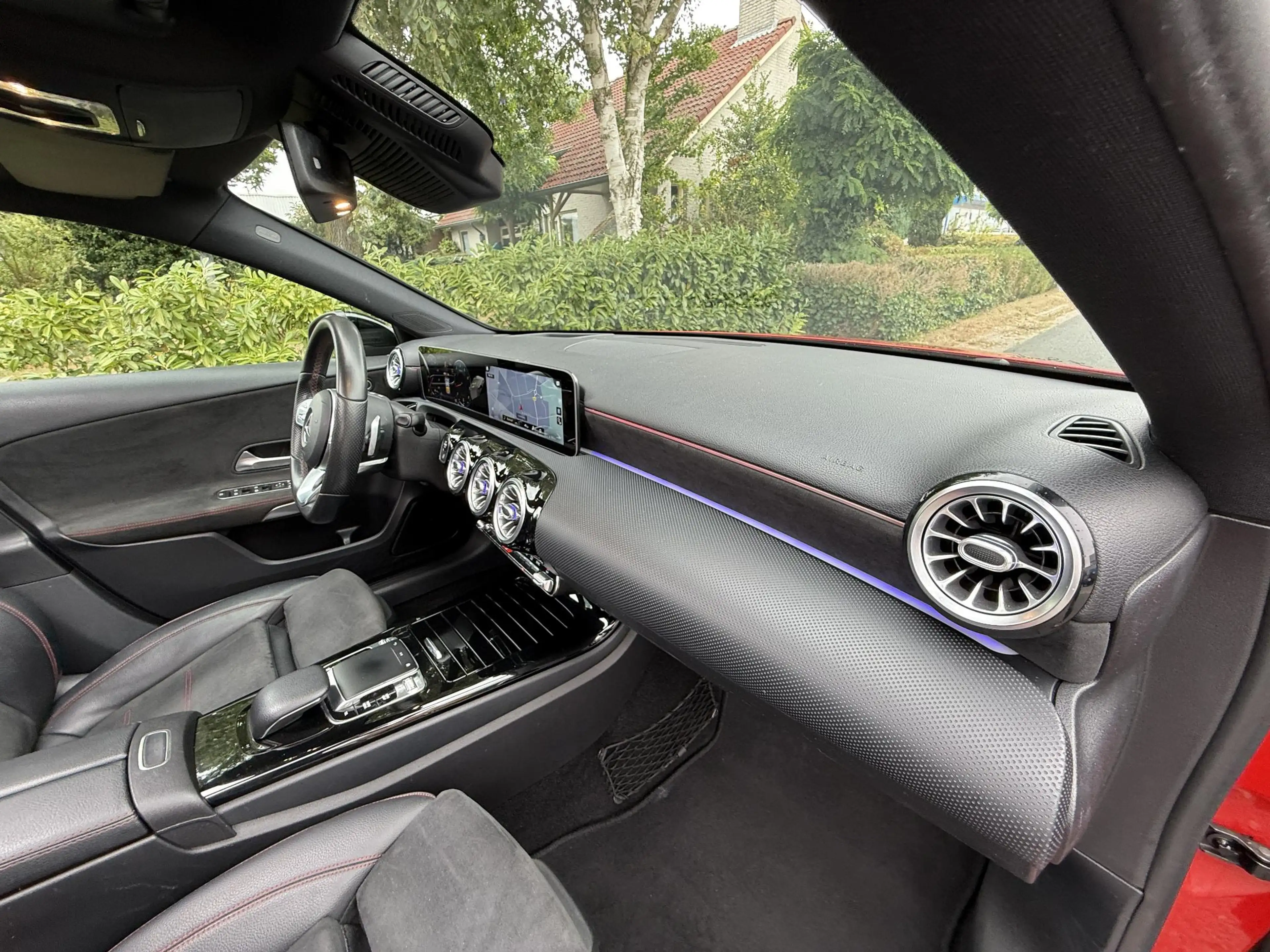 Mercedes-Benz A 200 AMG 163PK Automaat•Pano•Burmester — photo 25